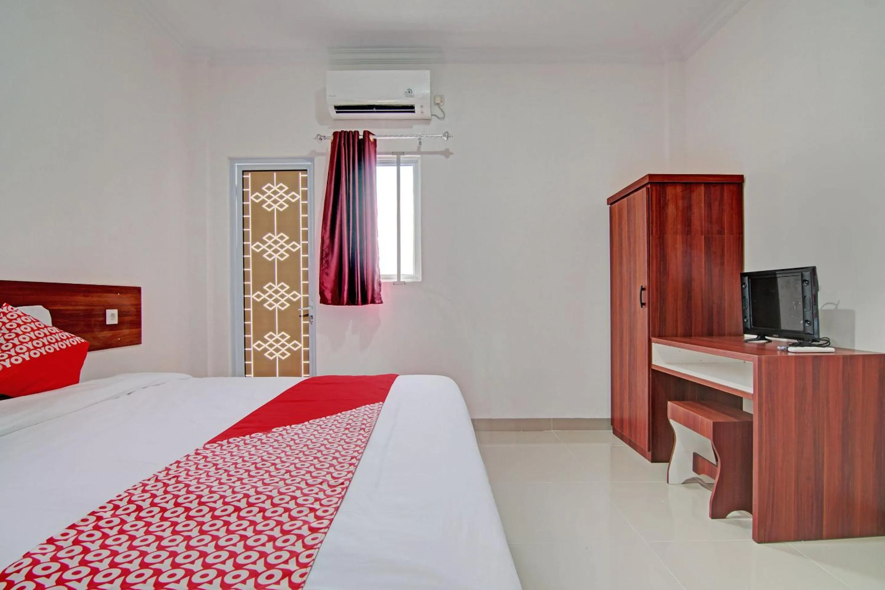 Bedroom, Bed in Hotel O Penginapan Sarinah SyariahNearRM Beringin Indah