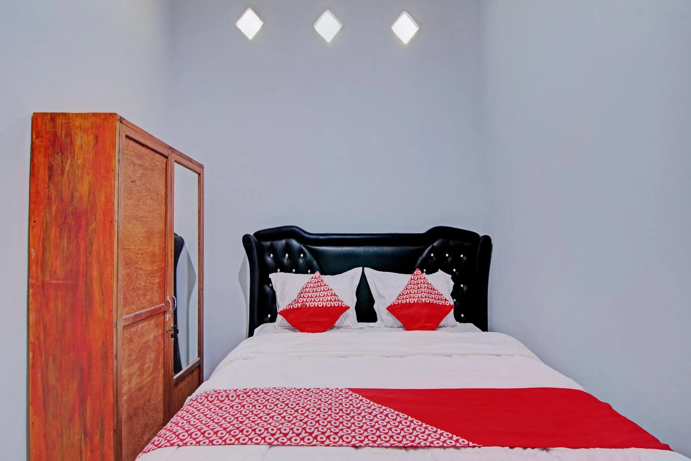 Bedroom, Bed in Hotel O Penginapan Sarinah SyariahNearRM Beringin Indah