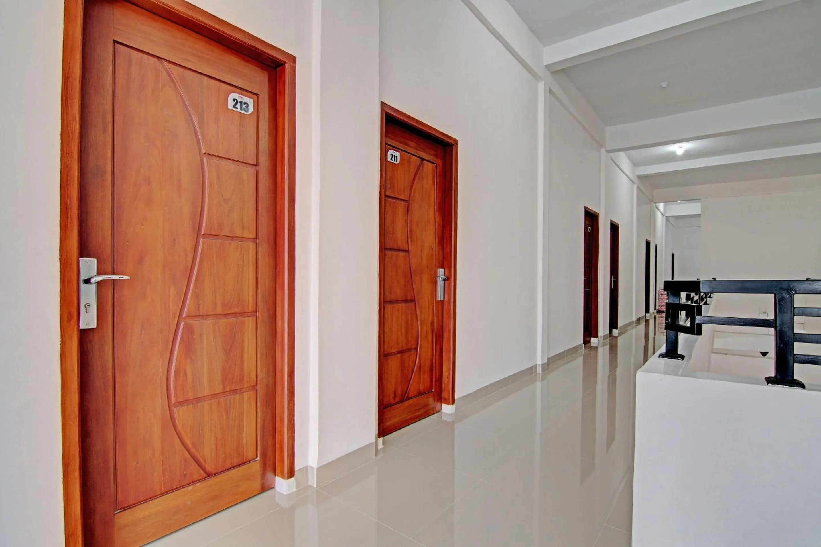 Lobby or reception, Bed in Hotel O Penginapan Sarinah SyariahNearRM Beringin Indah