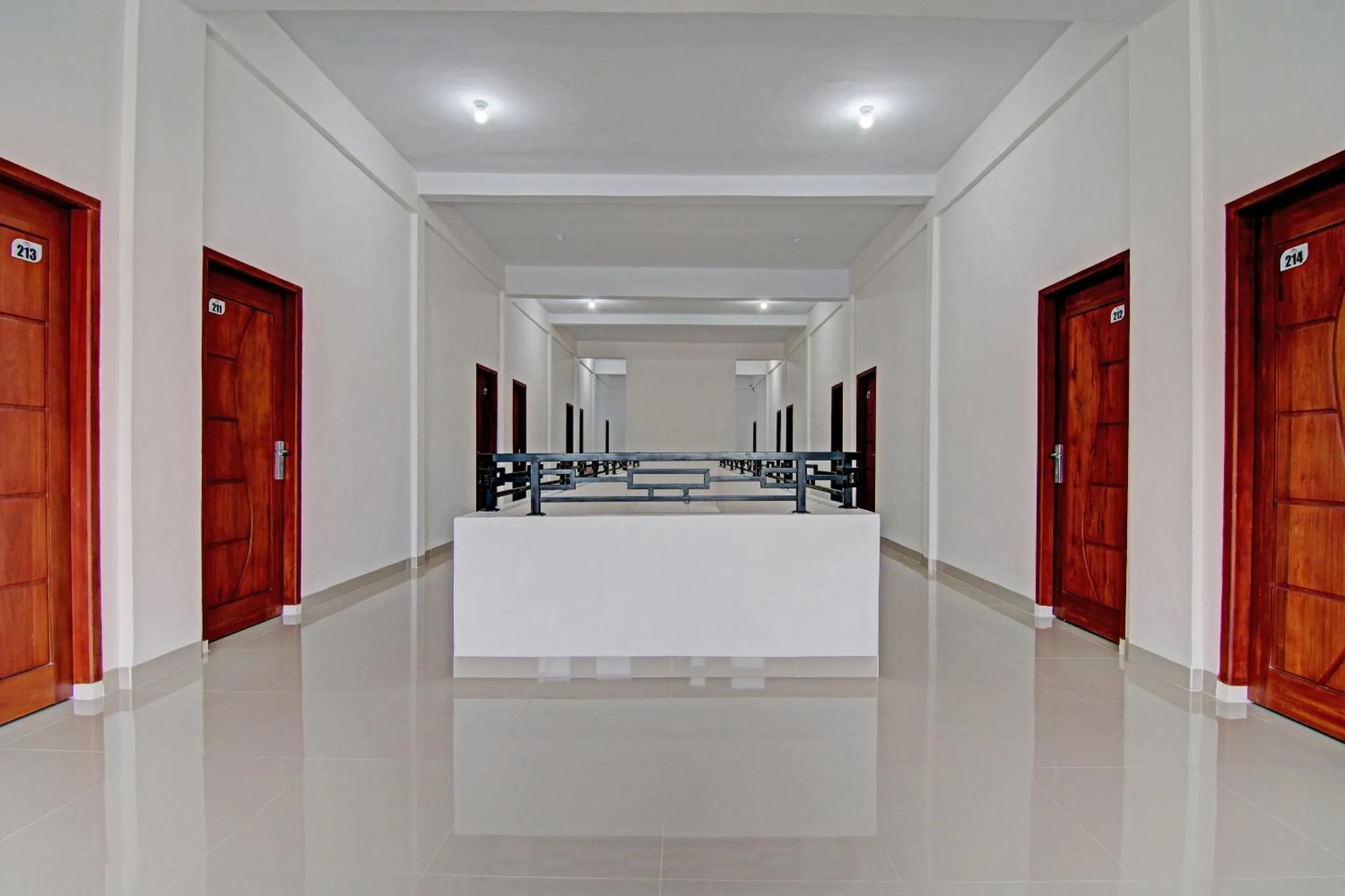 Lobby or reception in Hotel O Penginapan Sarinah SyariahNearRM Beringin Indah