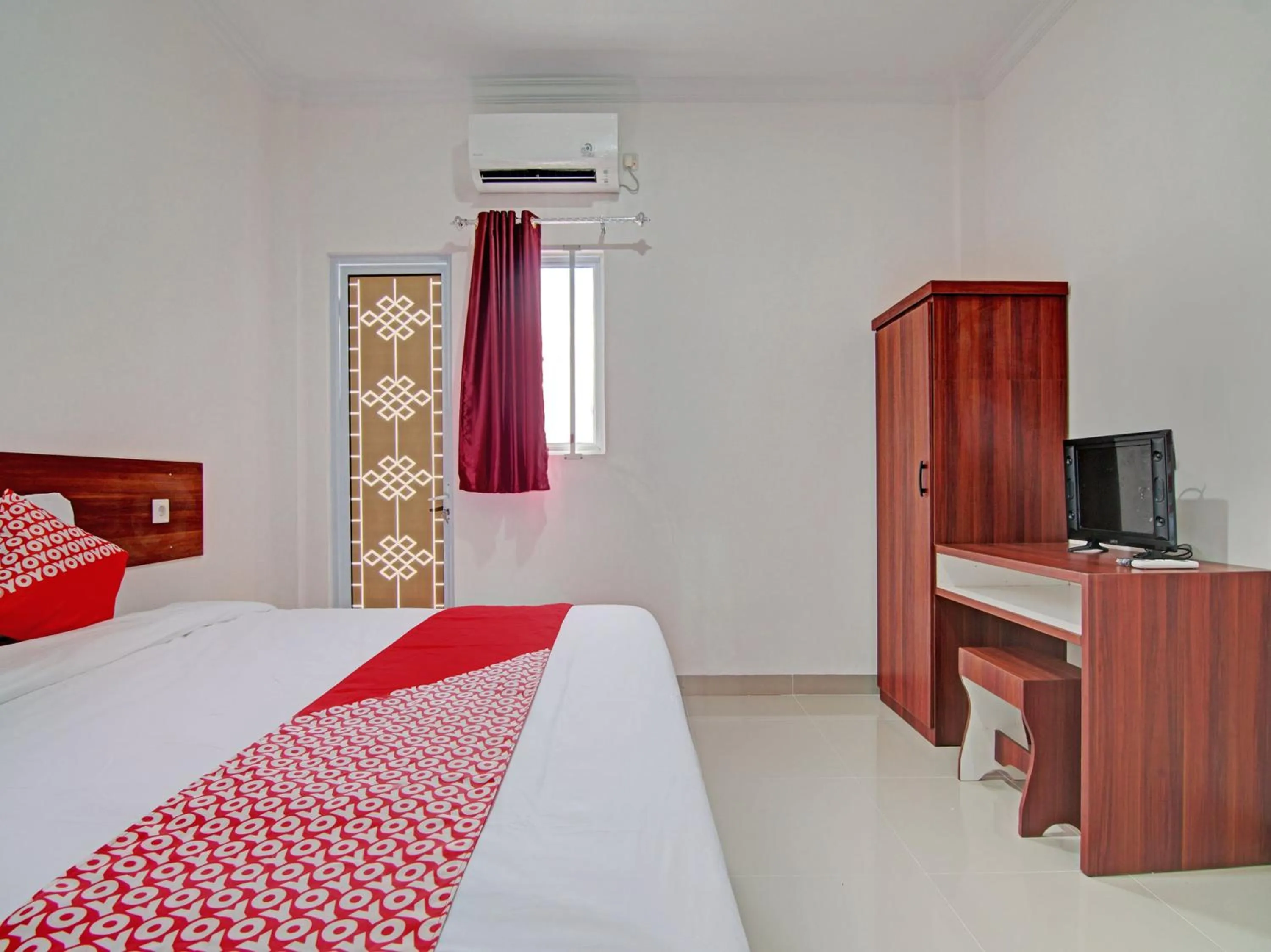 Bedroom, Bed in Hotel O Penginapan Sarinah SyariahNearRM Beringin Indah