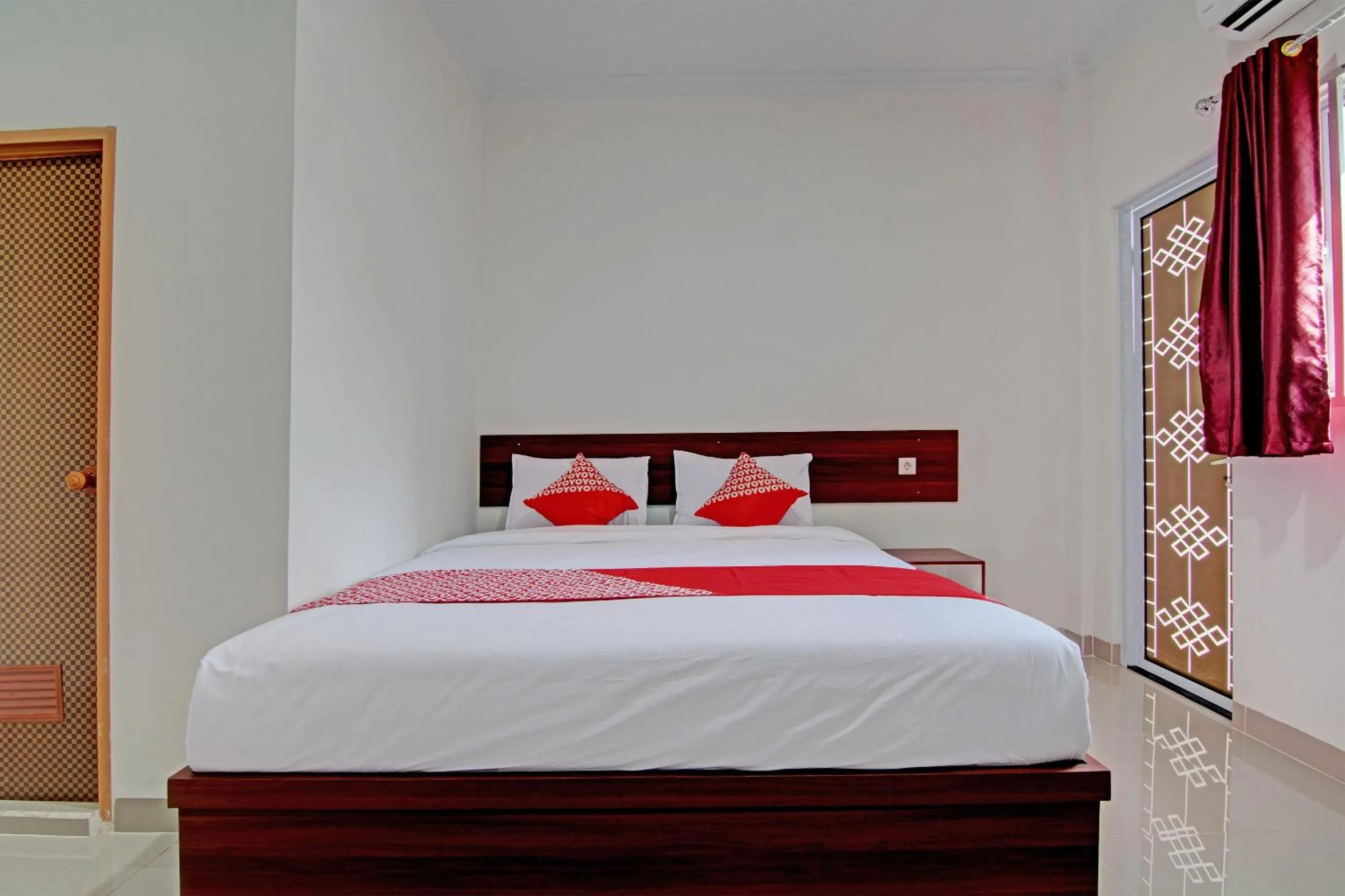 Bedroom, Bed in Hotel O Penginapan Sarinah SyariahNearRM Beringin Indah