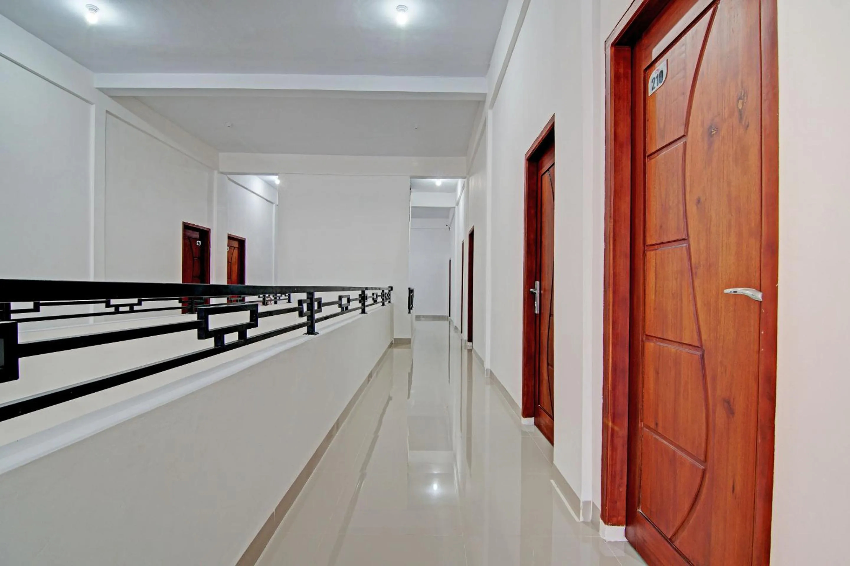 Lobby or reception in Hotel O Penginapan Sarinah SyariahNearRM Beringin Indah