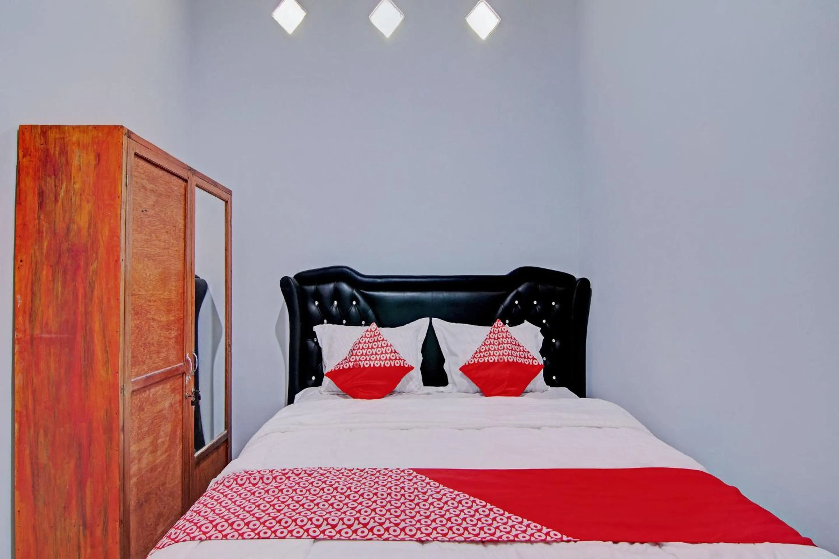 Bedroom, Bed in Hotel O Penginapan Sarinah SyariahNearRM Beringin Indah