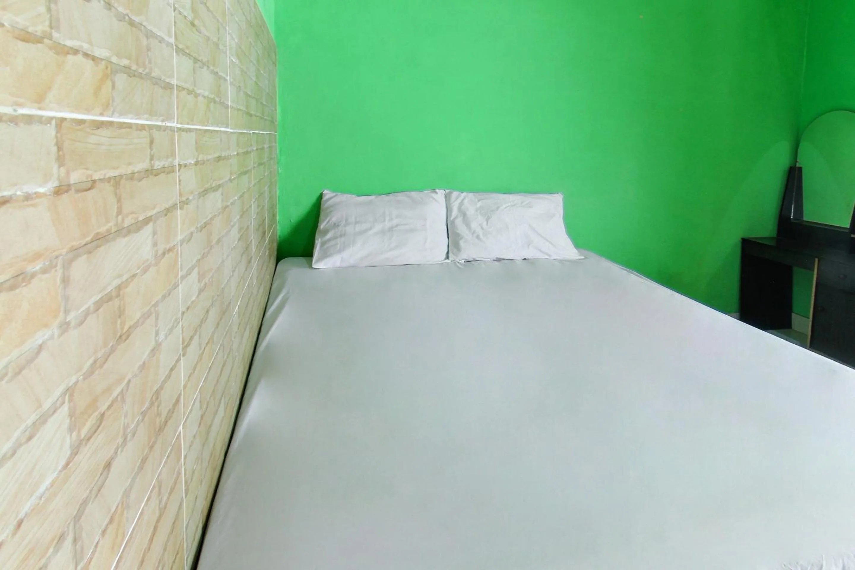 Bedroom in Hotel O Jayanni