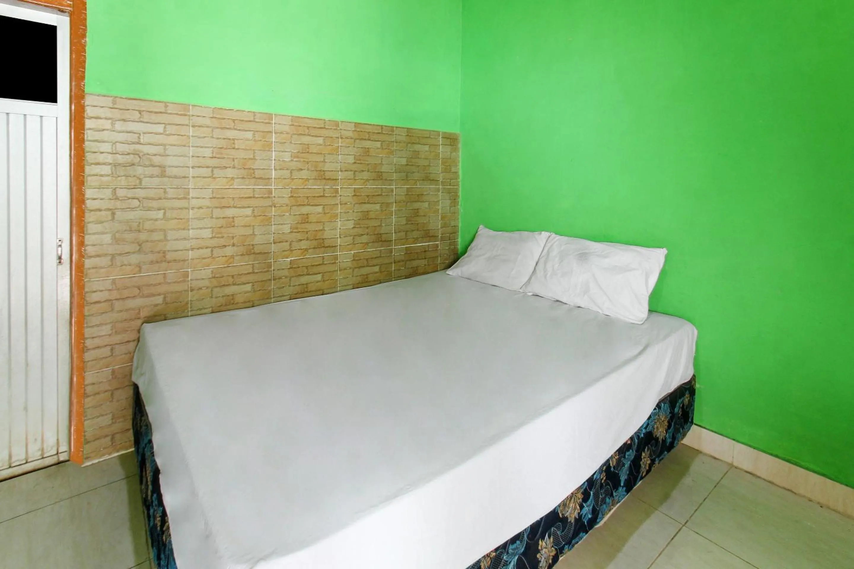 Bedroom in Hotel O Jayanni