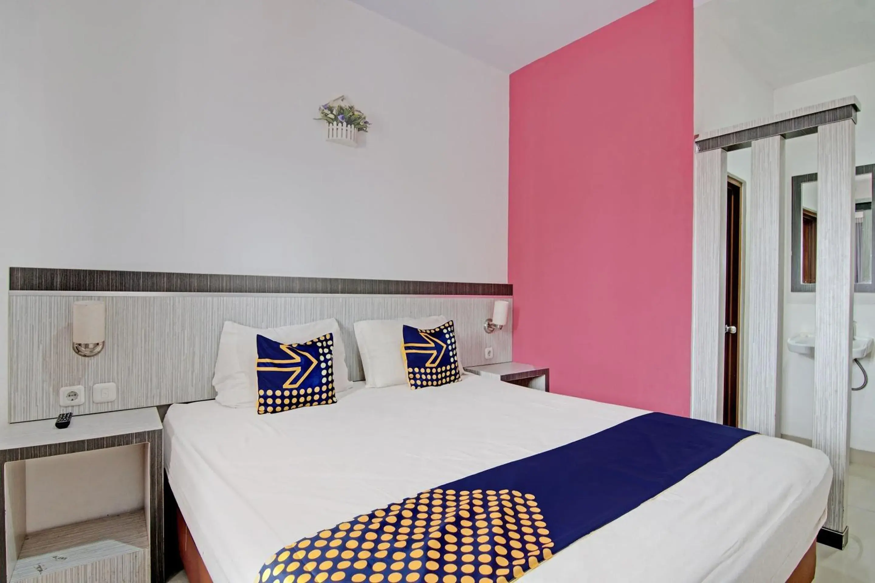 Bedroom, Bed in Hotel O Wisma Jaya SyariahNearRM Beringin Indah Bedroom, Bed in Hotel O Wisma Jaya SyariahNearRM Beringin Indah