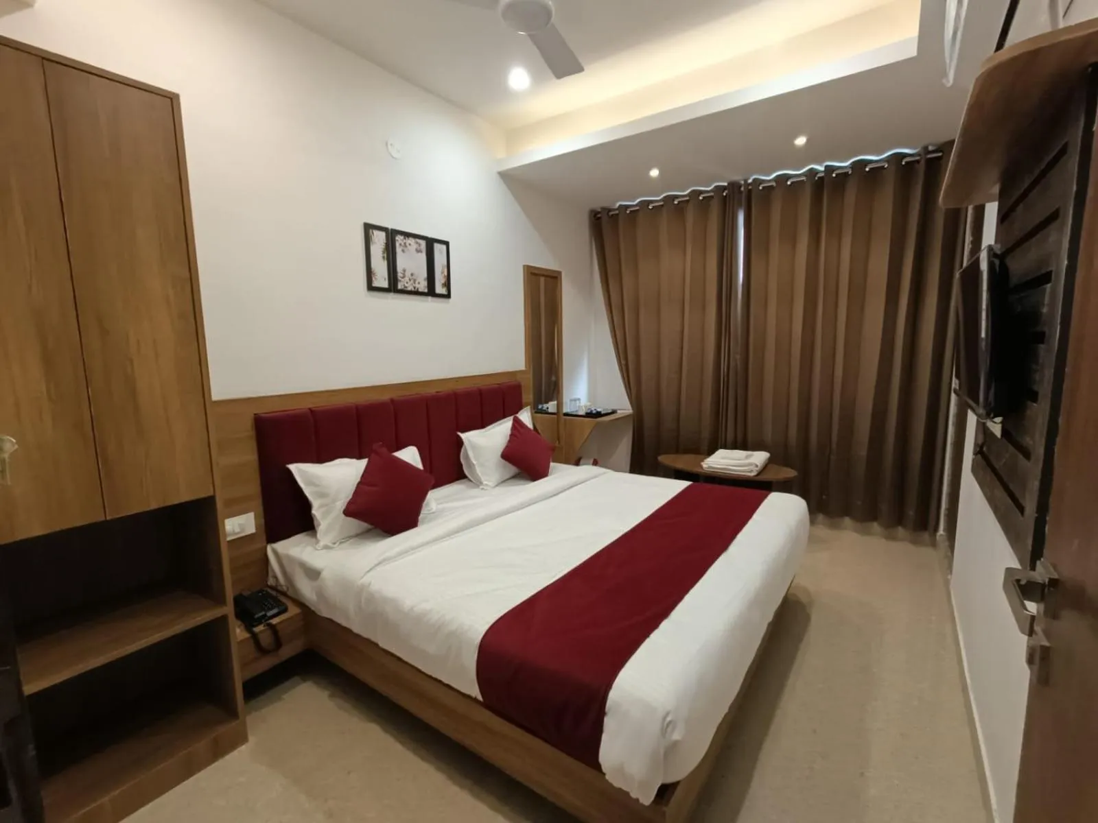 Hotel Raas Inn, New Hotel