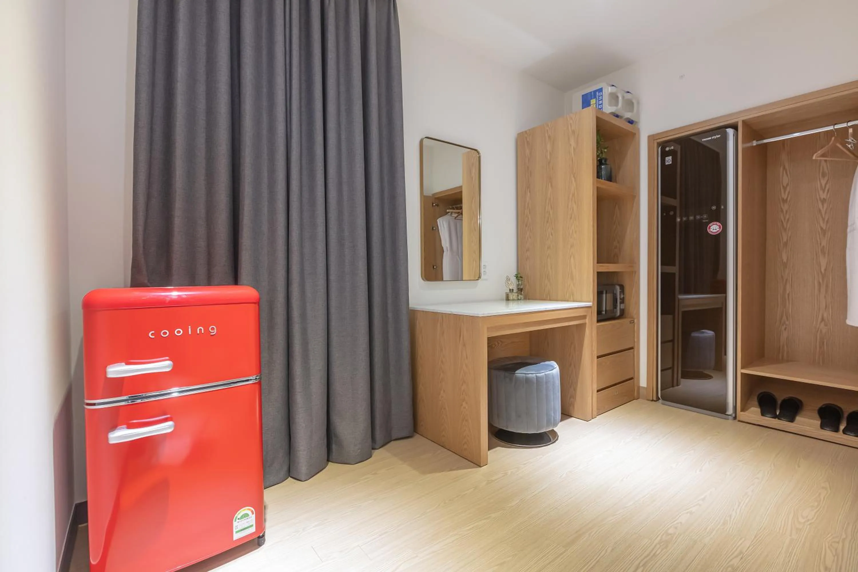 wardrobe in NOMAD HOTEL