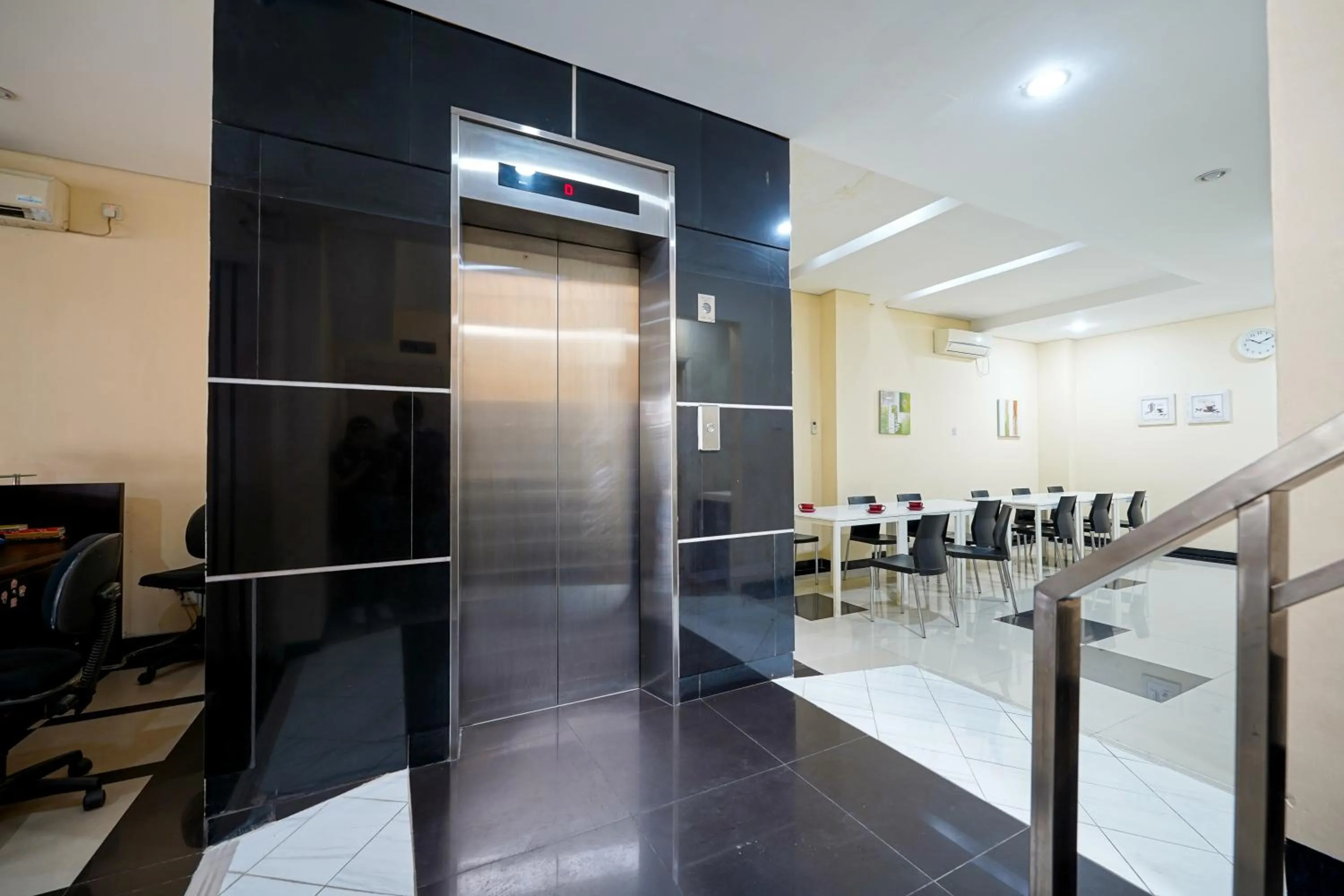 elevator in Multi 88 Syariah