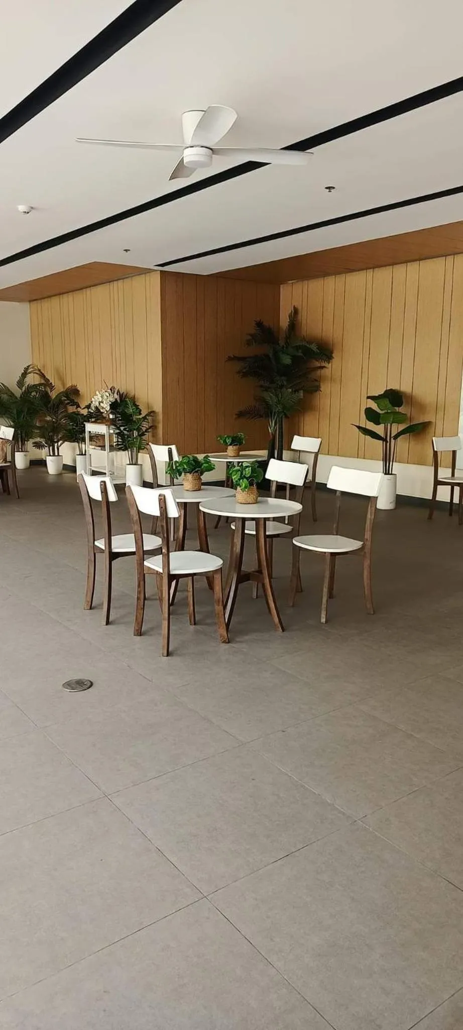 Seating area in Happy Stays B - End Unit Greenery View at SMDC Hope Residences