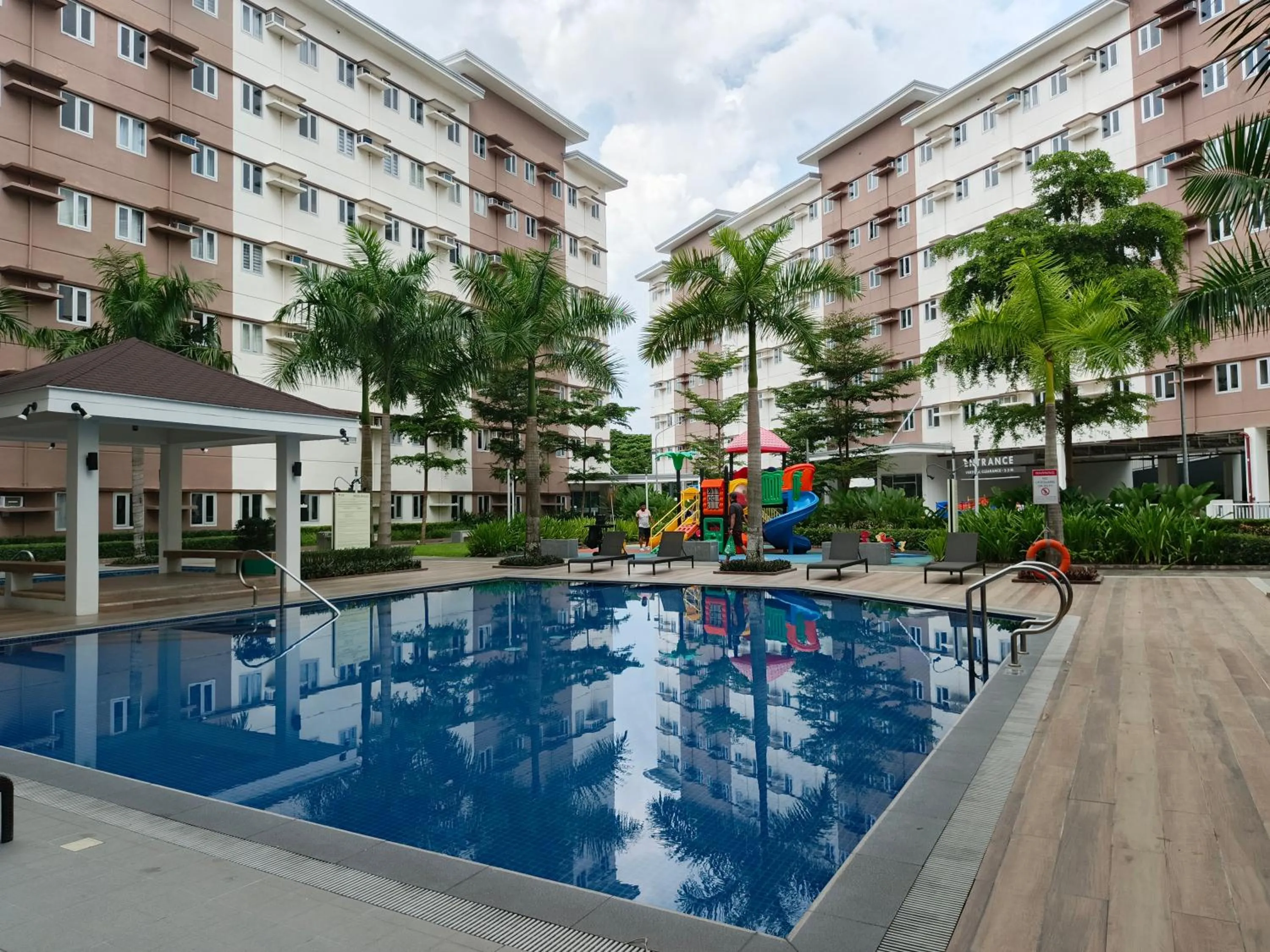 Property building in Happy Stays B - End Unit Greenery View at SMDC Hope Residences