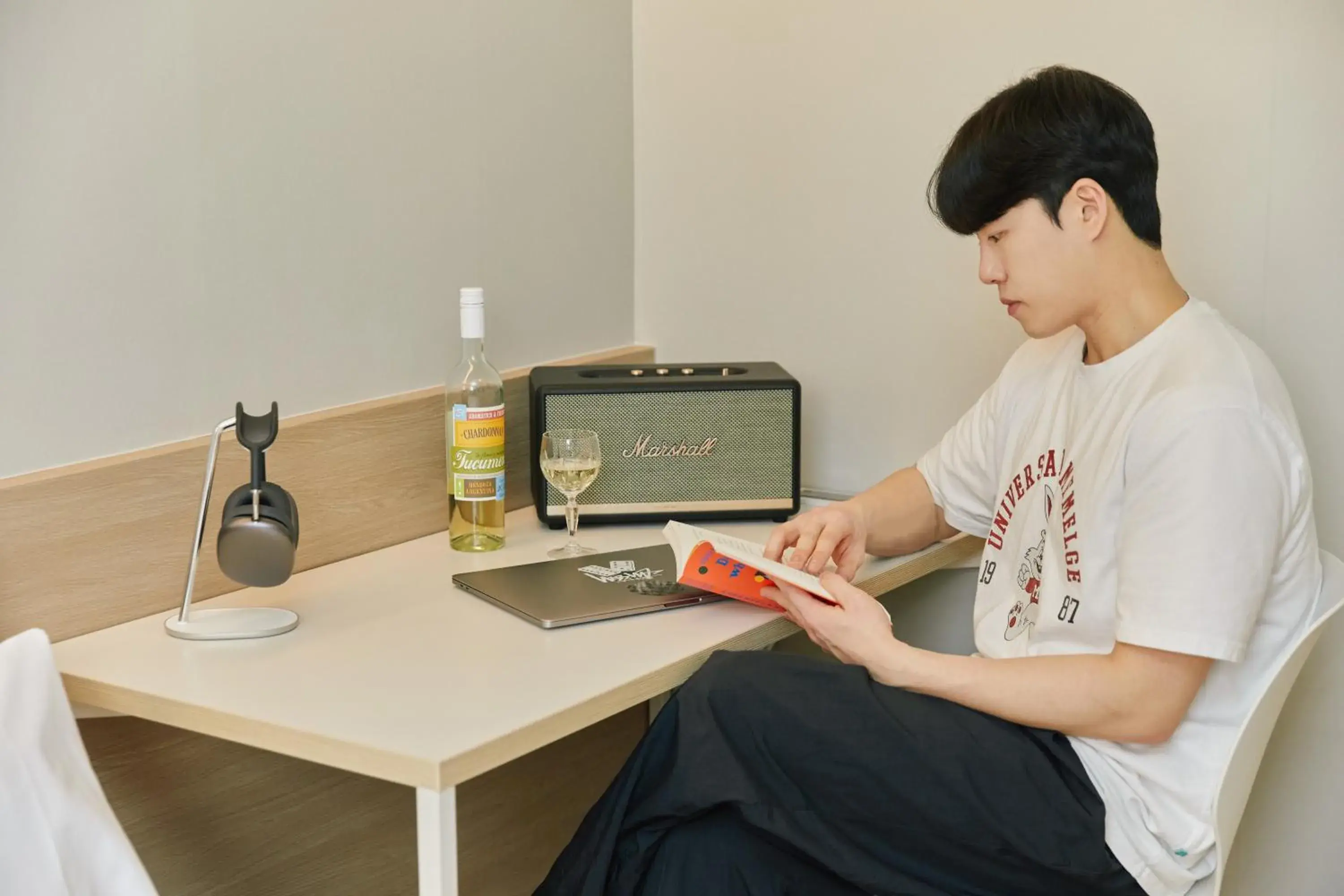 Standard Double Room with Speaker in Anook Hotel Incheon Songdo Standard Double Room with Speaker in Anook Hotel Incheon Songdo