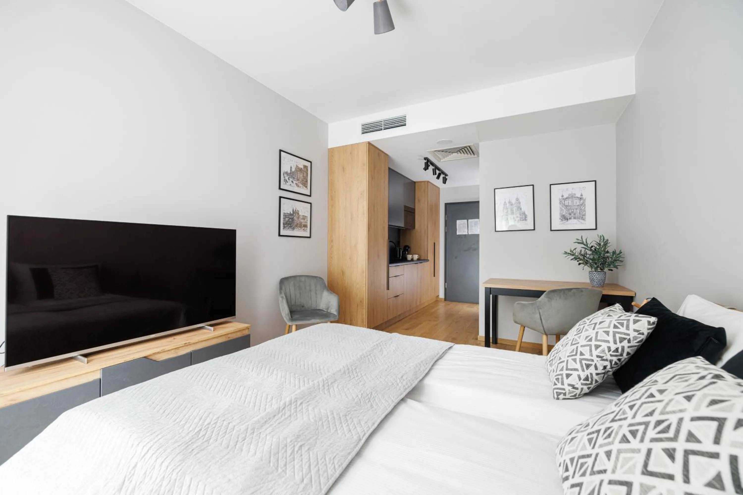 Photo of the whole room, Bed in Aparthotel City Break Plac Wolności 6