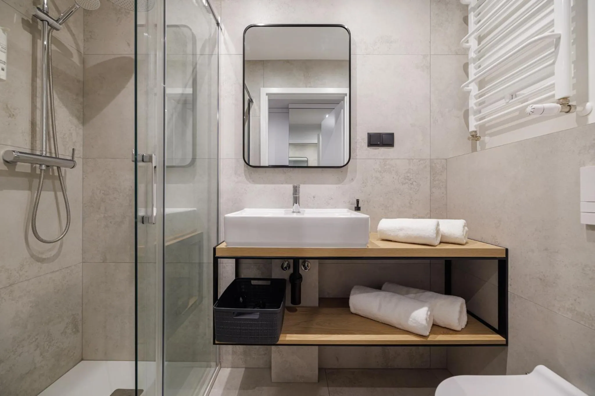 Shower in Aparthotel City Break Plac Wolności 6