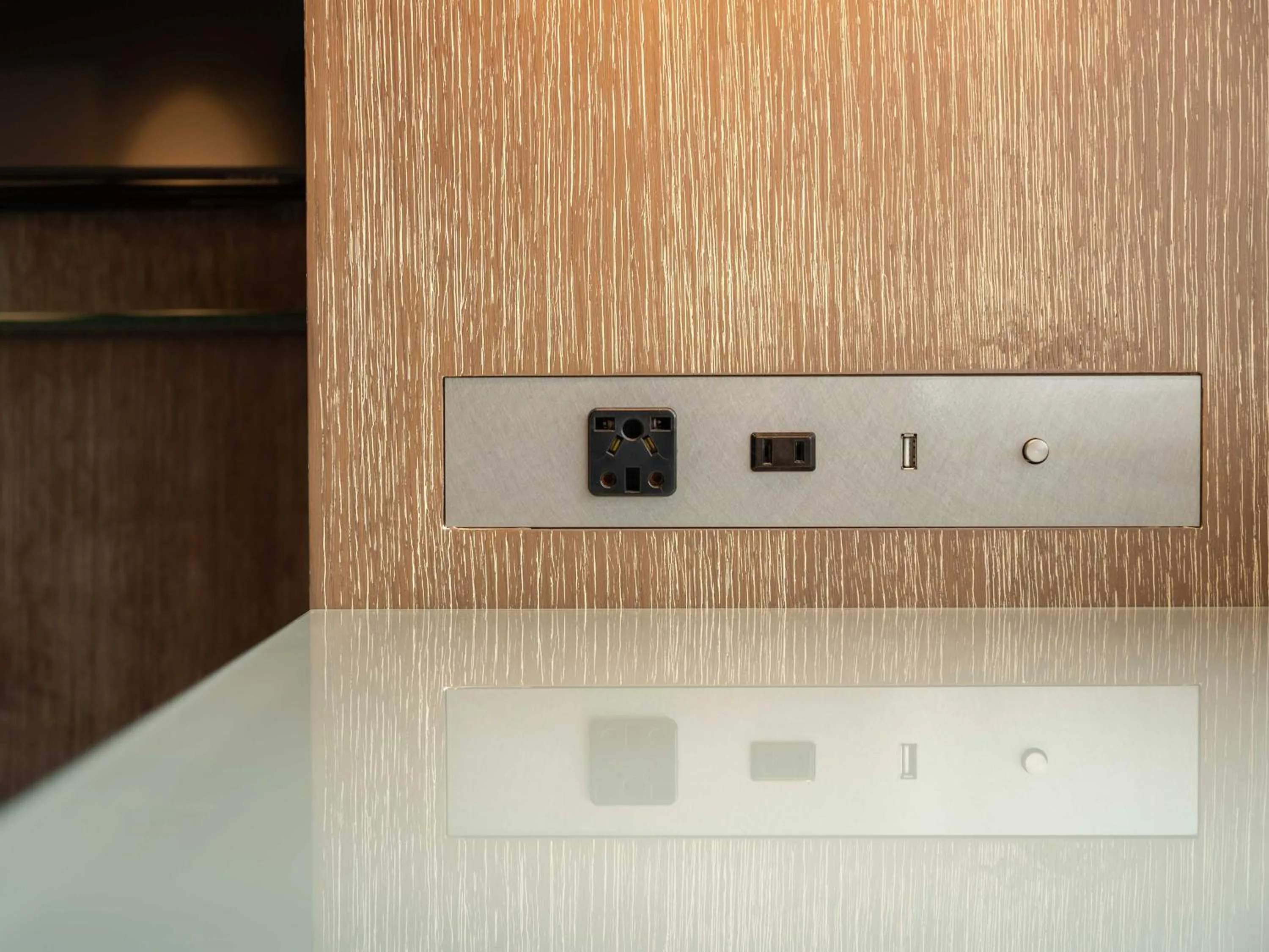 room service in insomnia KYOTO OIKE