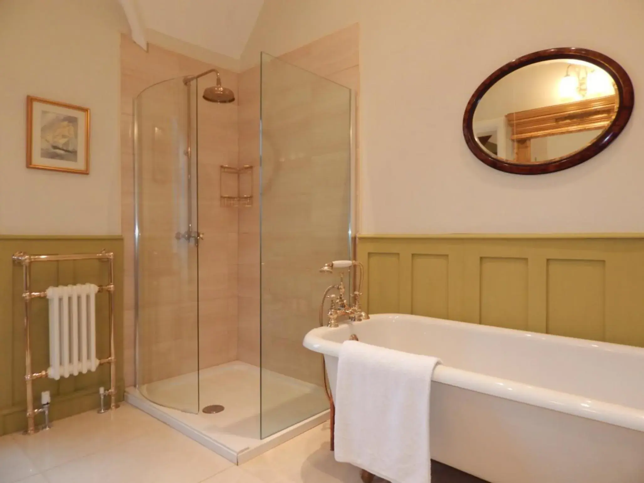 Double Room Ensuite in Westgate Manor Double Room Ensuite in Westgate Manor