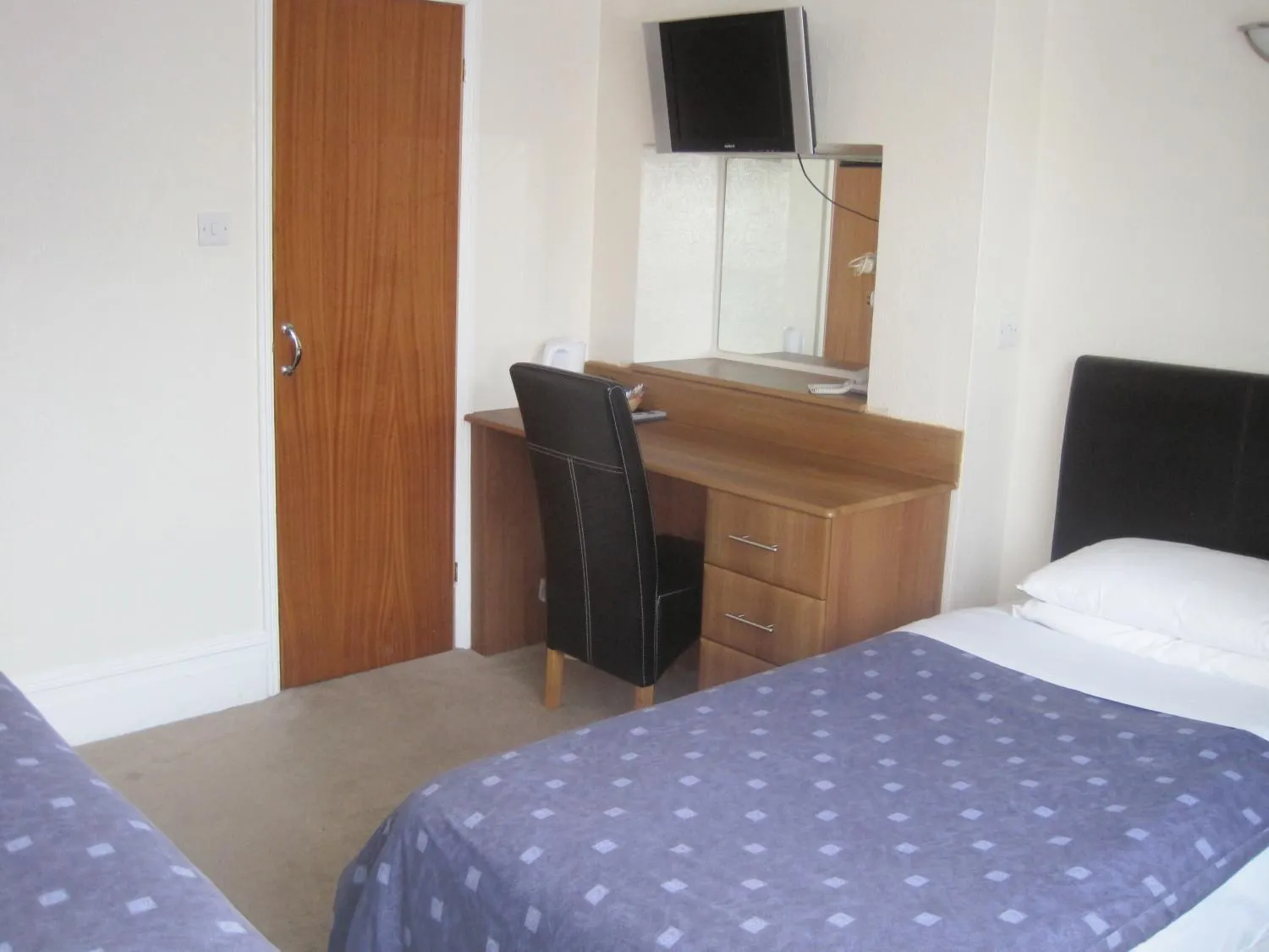 Bed in Warwick Lodge