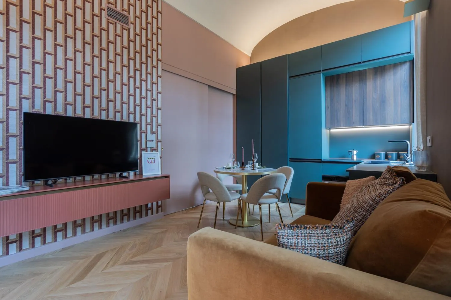 Dining area in Lagrange Design Apartments by Wonderful Italy