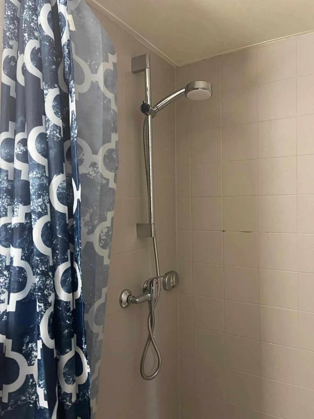 Shower in Résidences saint pierre