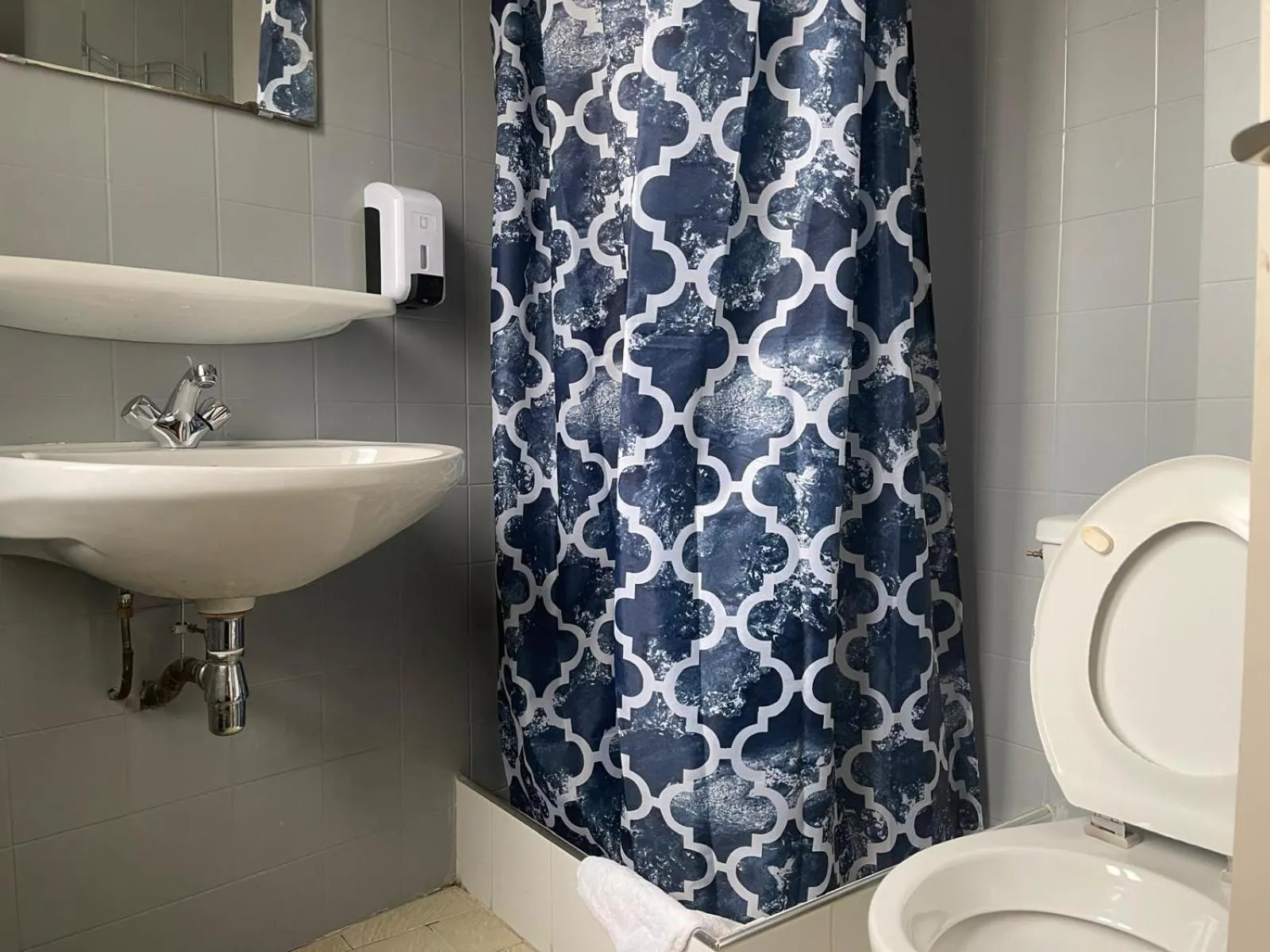 Shower in Résidences saint pierre