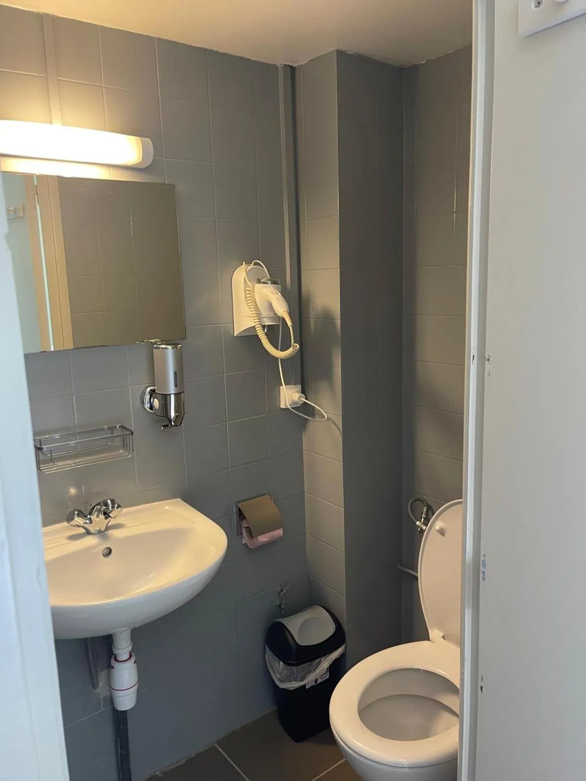 Toilet in Résidences saint pierre