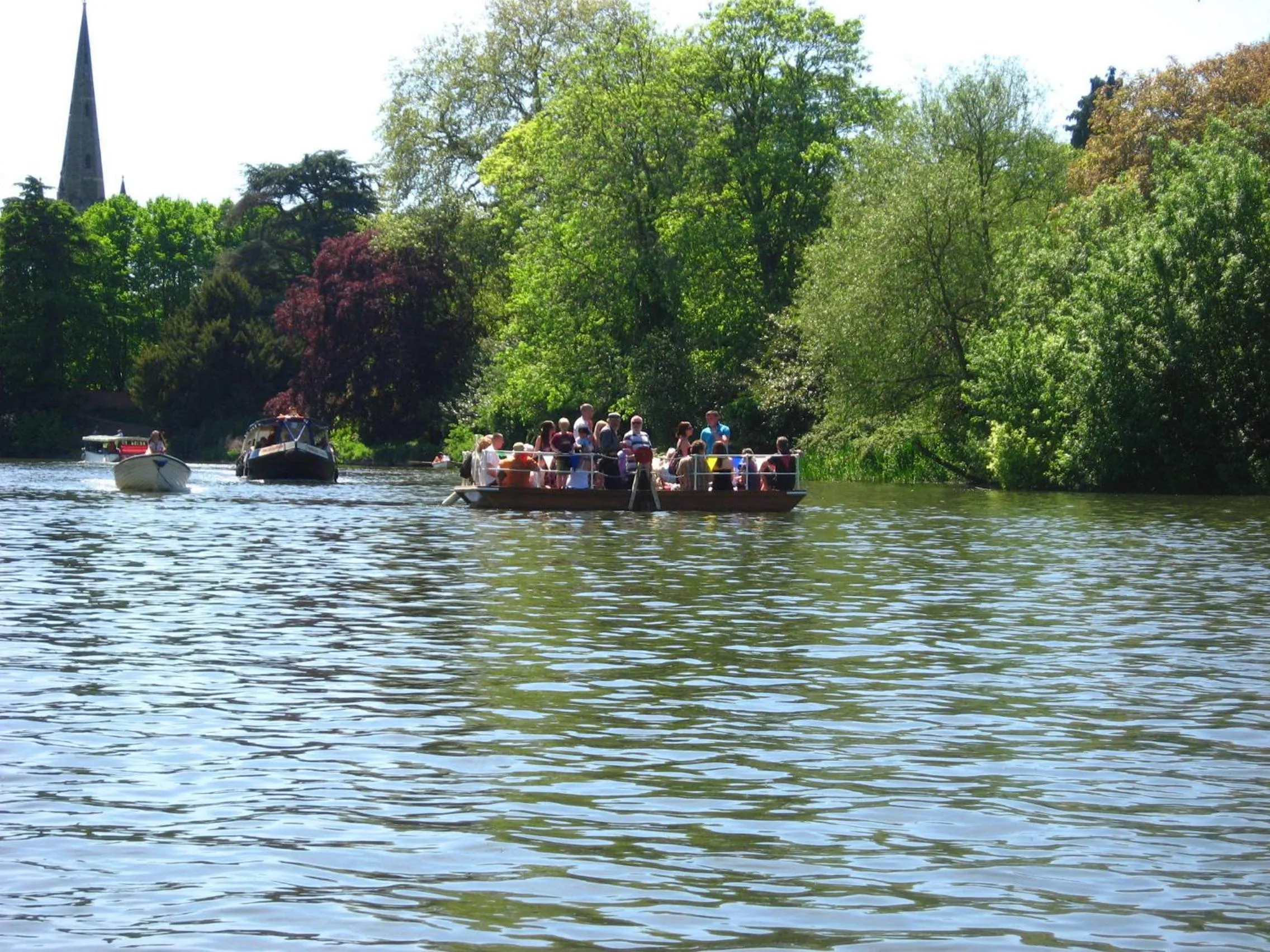 Fishing in Bend in the River Lodge