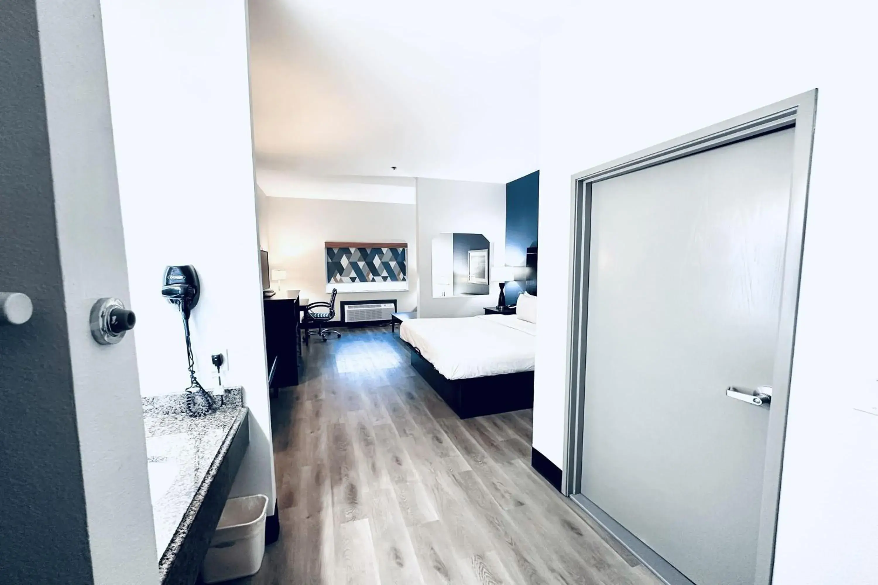 Photo of the whole room, Bed in Baymont by Wyndham Ardmore I-35 Photo of the whole room, Bed in Baymont by Wyndham Ardmore I-35