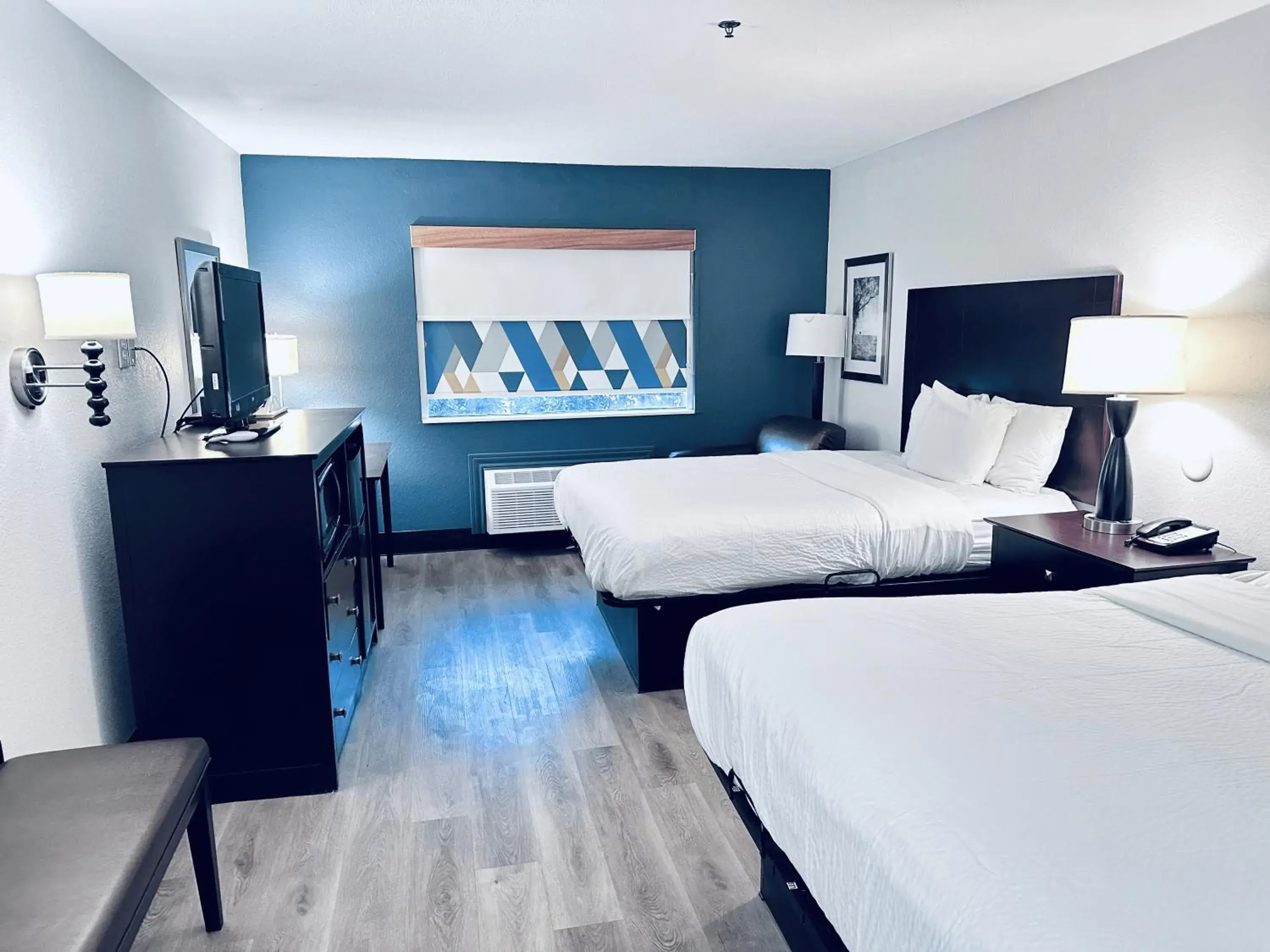 Photo of the whole room, Bed in Baymont by Wyndham Ardmore I-35 Photo of the whole room, Bed in Baymont by Wyndham Ardmore I-35