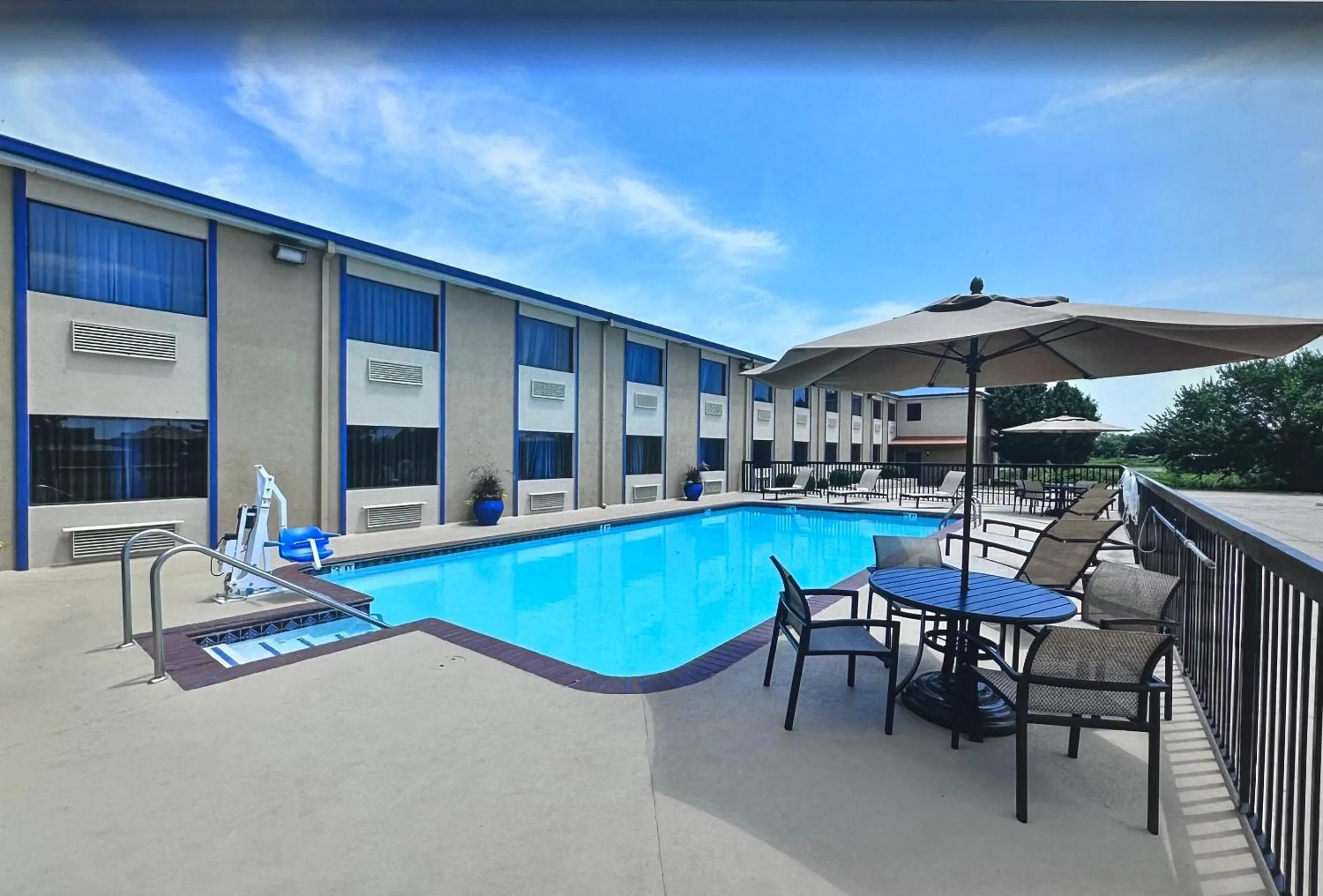 Swimming pool in Baymont by Wyndham Ardmore I-35