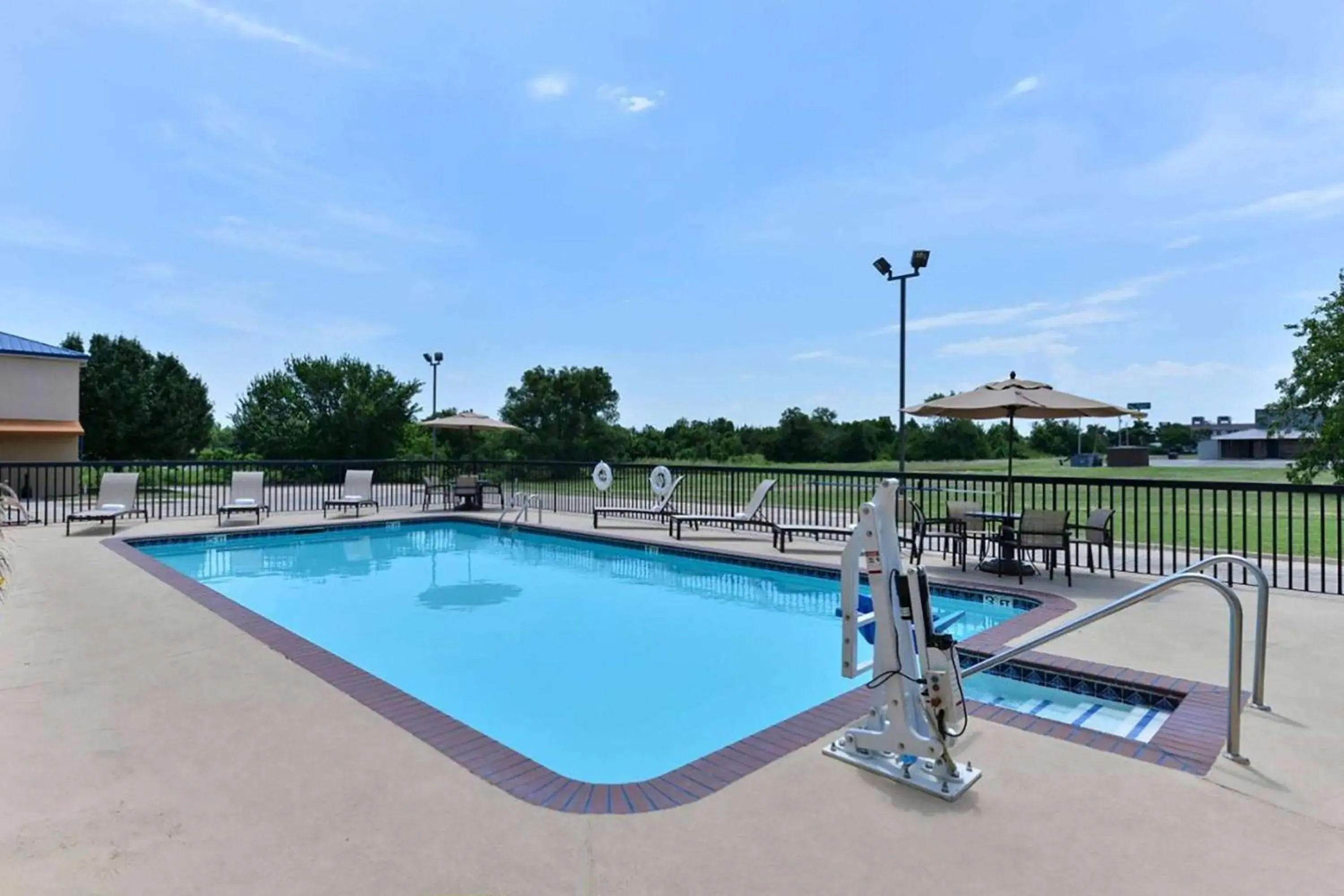 Pool view in Baymont by Wyndham Ardmore I-35 Pool view in Baymont by Wyndham Ardmore I-35