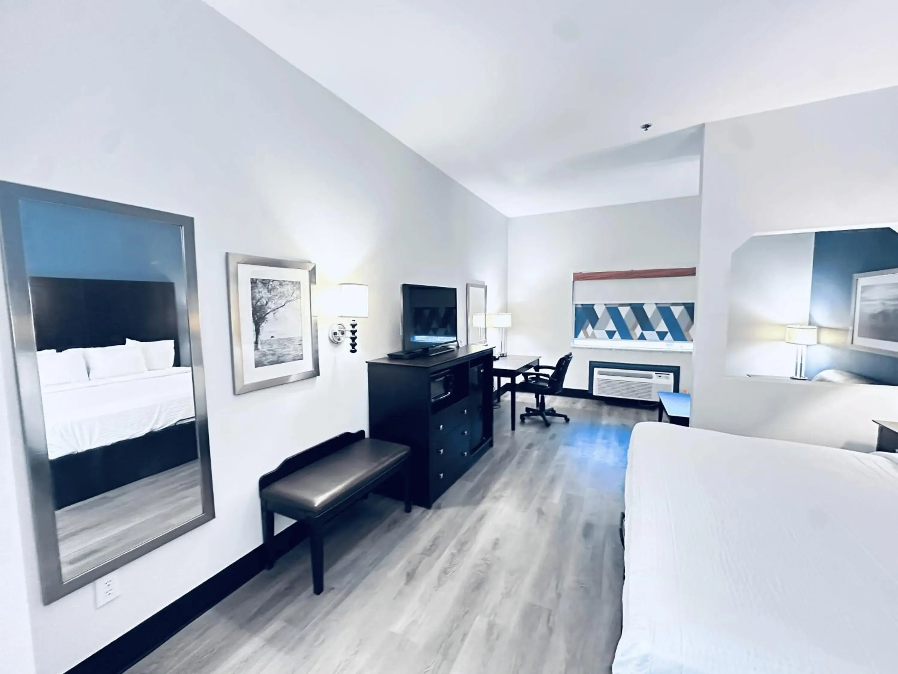 Photo of the whole room, Bed in Baymont by Wyndham Ardmore I-35 Photo of the whole room, Bed in Baymont by Wyndham Ardmore I-35