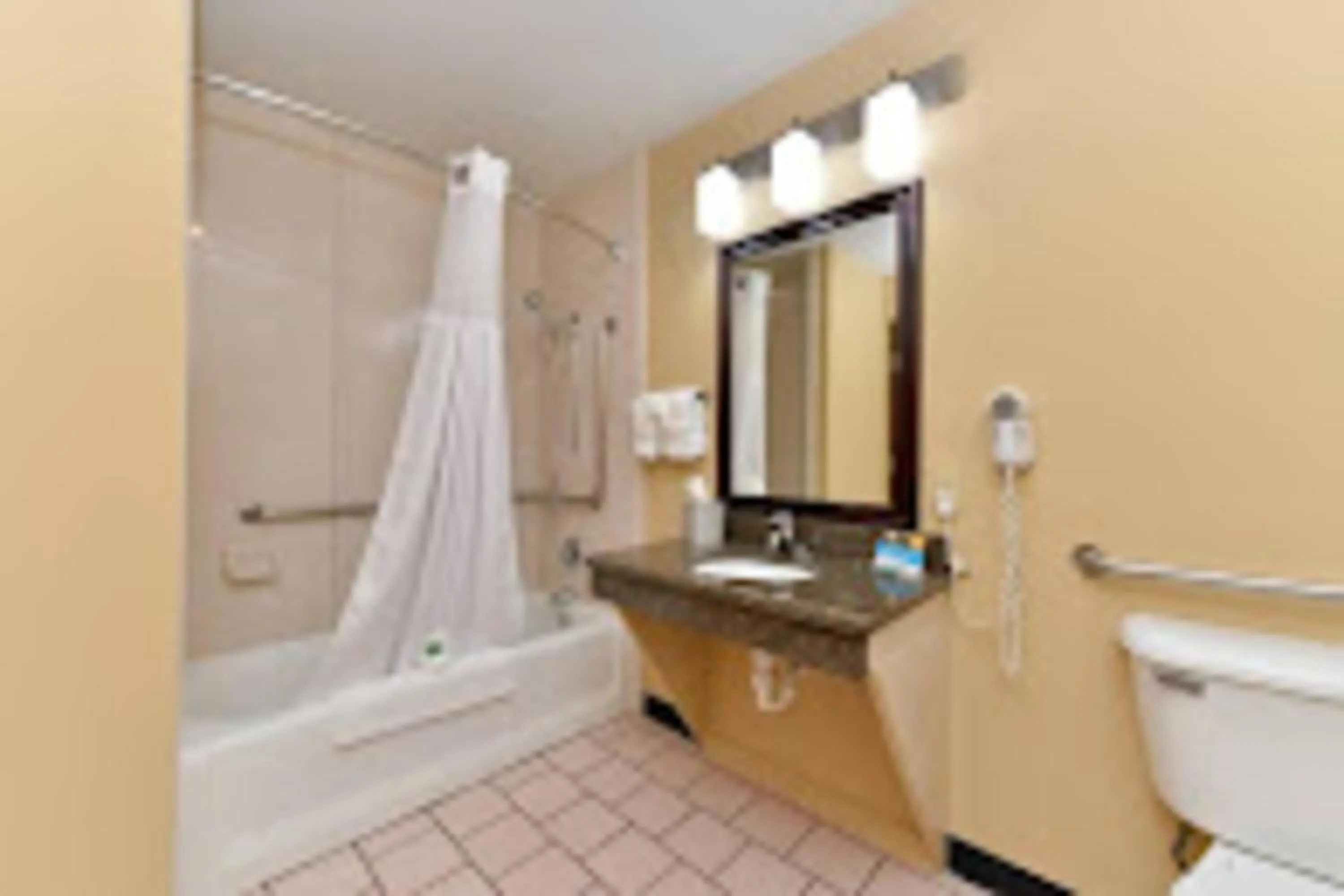 Bathroom in Baymont by Wyndham Ardmore I-35