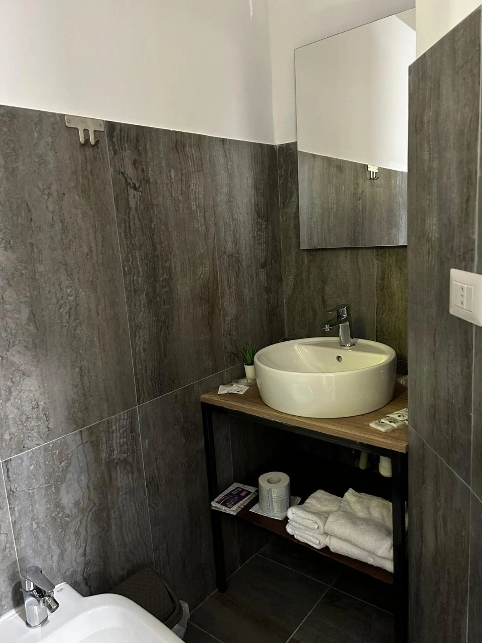 Bathroom in Hotel apartments Crisvan