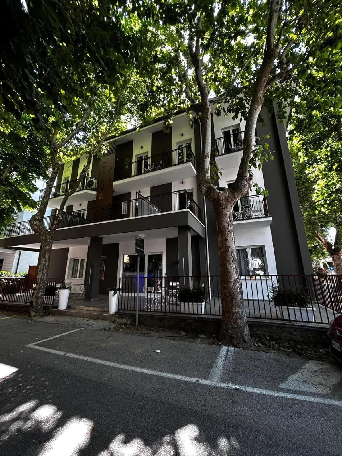 Hotel apartments Crisvan Hotel apartments Crisvan