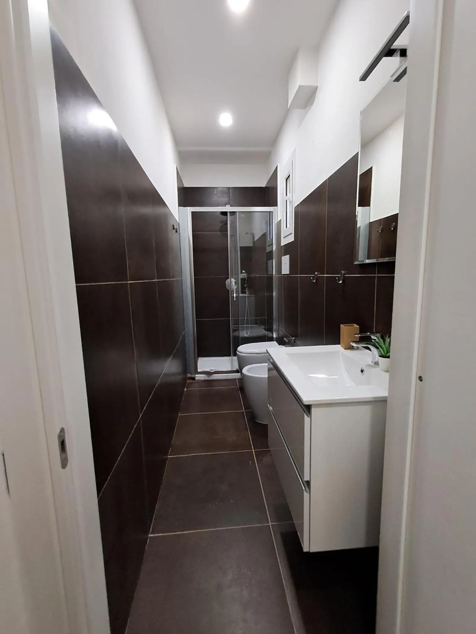 Shower in Hotel apartments Crisvan