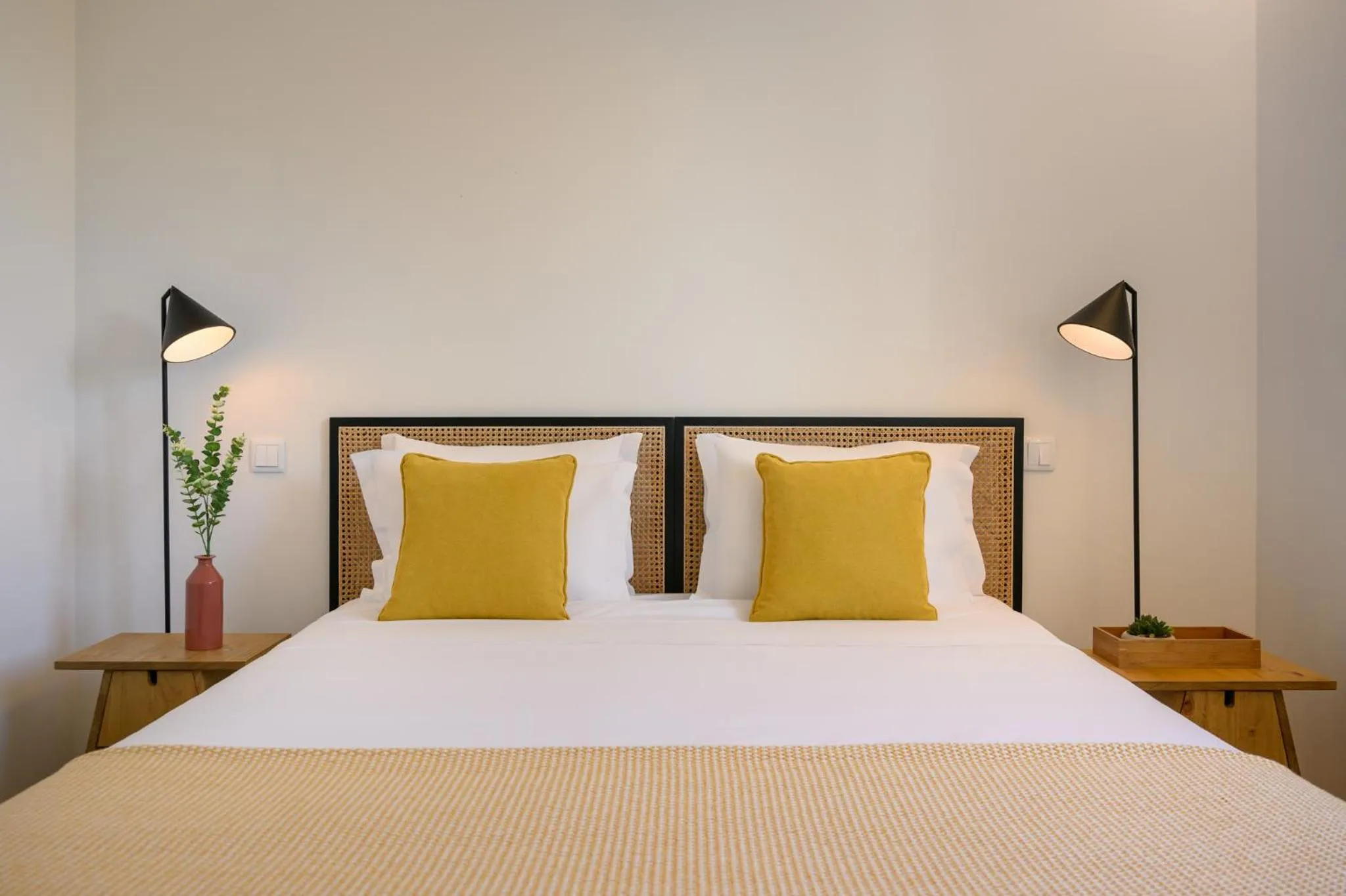 Decorative detail, Bed in Quinta da Amendoeira - Évora - The Farmhouse