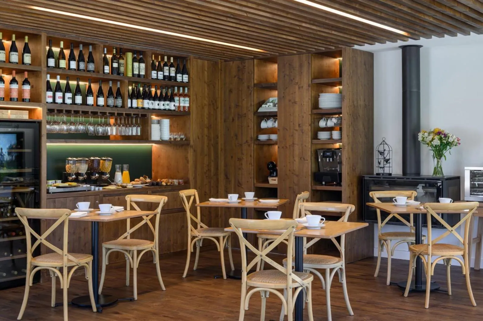 Breakfast in Quinta da Amendoeira - Évora - The Farmhouse