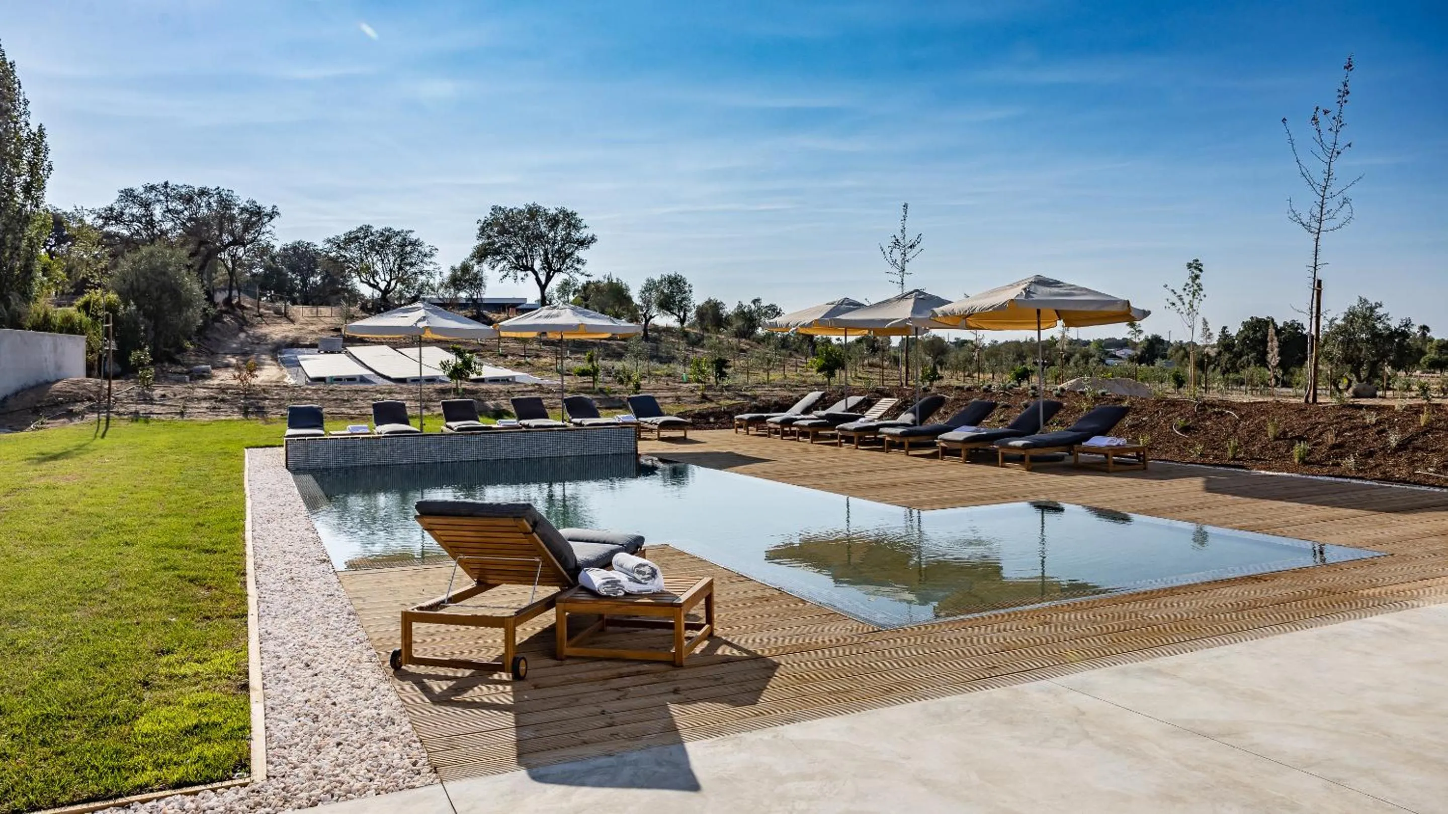 Swimming pool in Quinta da Amendoeira - Évora - The Farmhouse