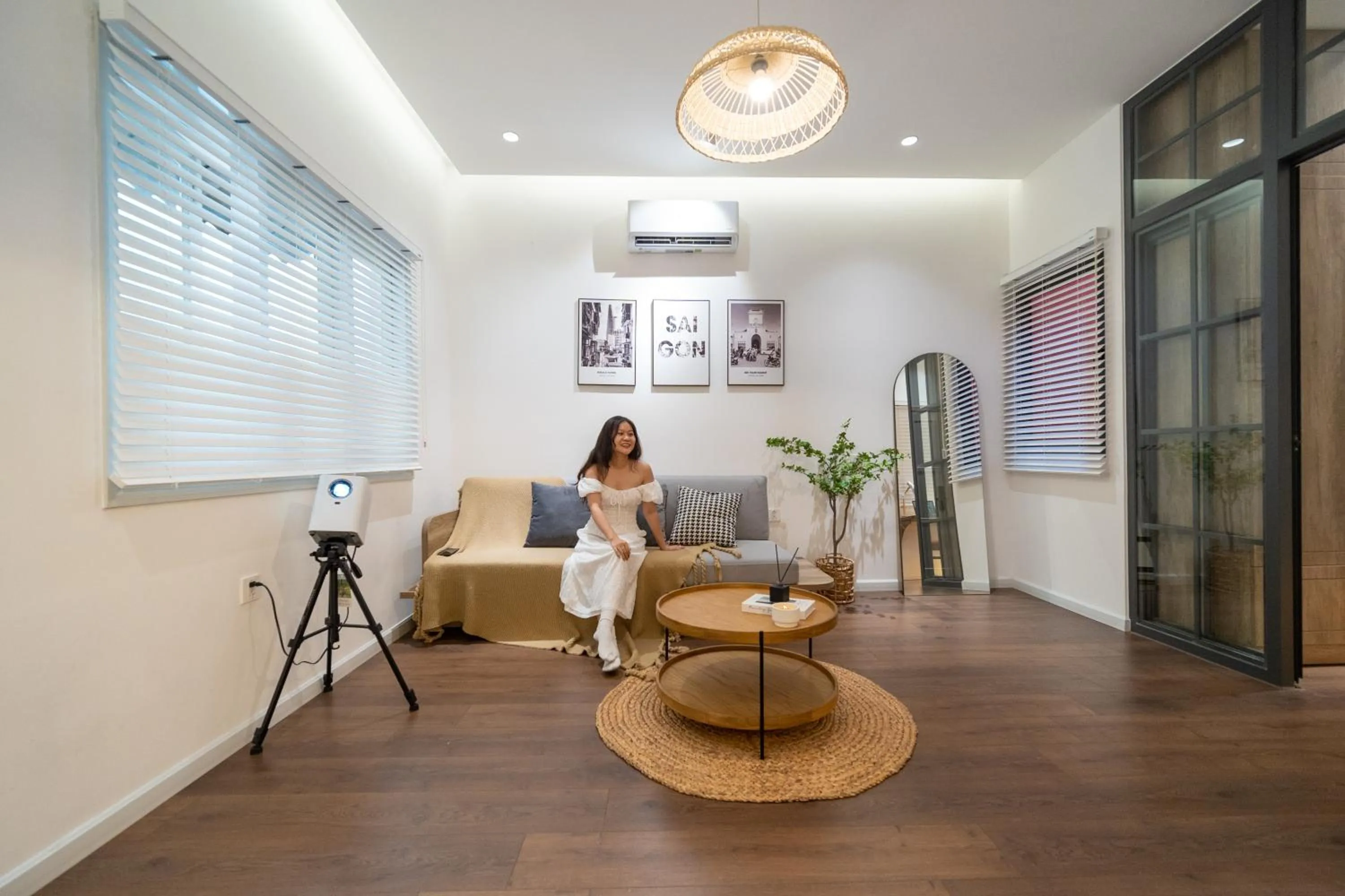 People in Kin Wander Tân Quy