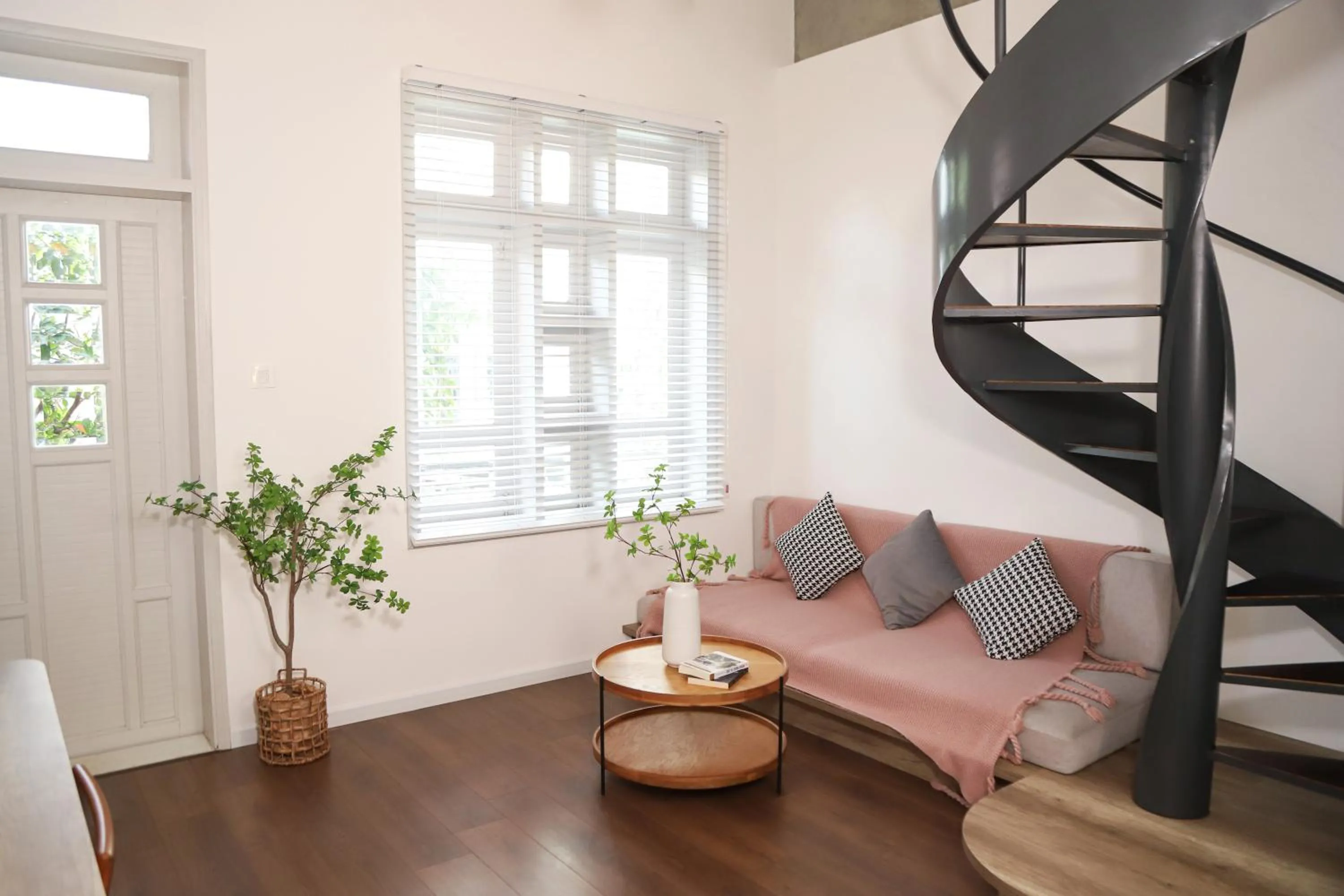 Photo of the whole room in Kin Wander Tân Quy