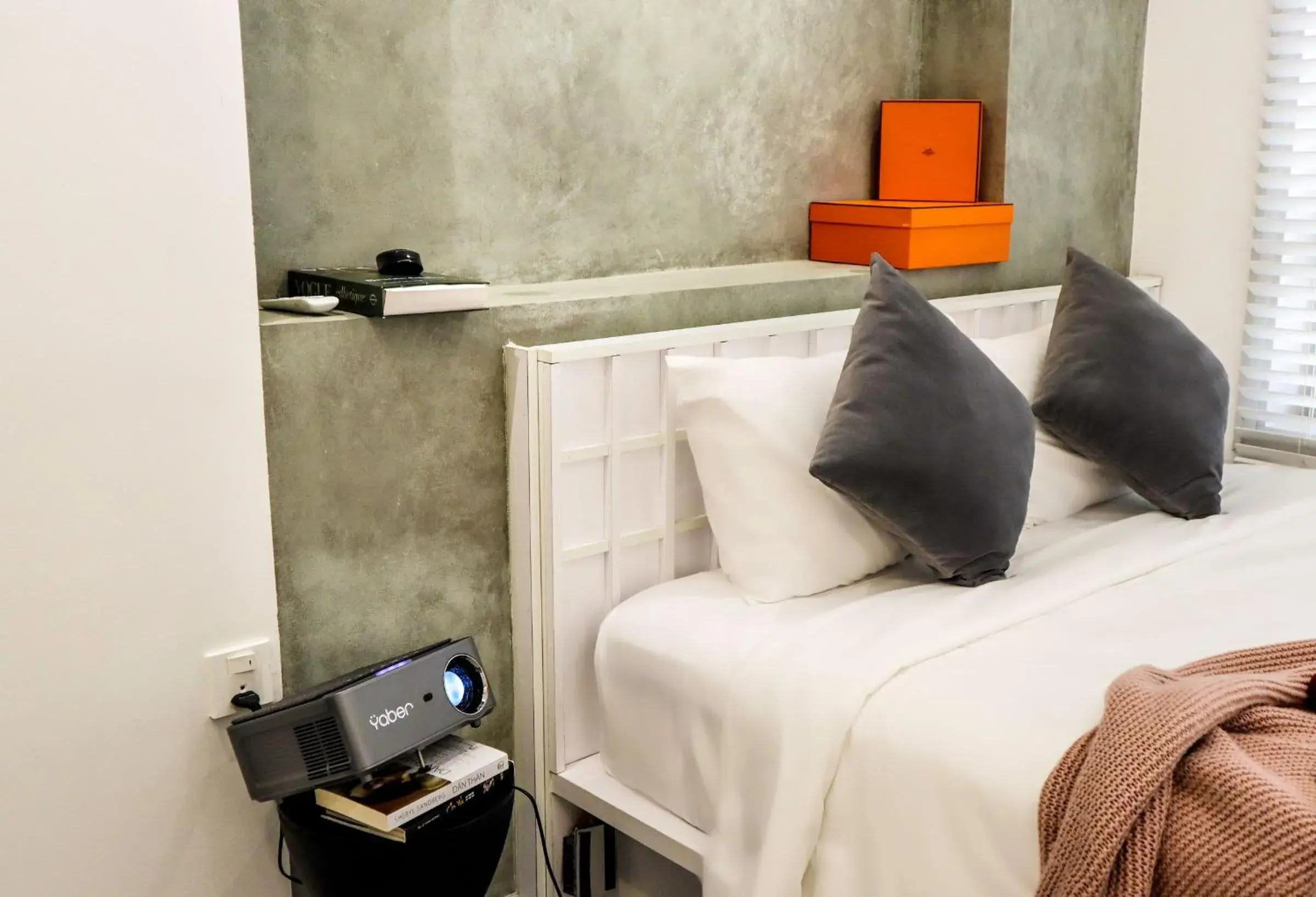 Bed in Kin Wander Tân Quy Bed in Kin Wander Tân Quy