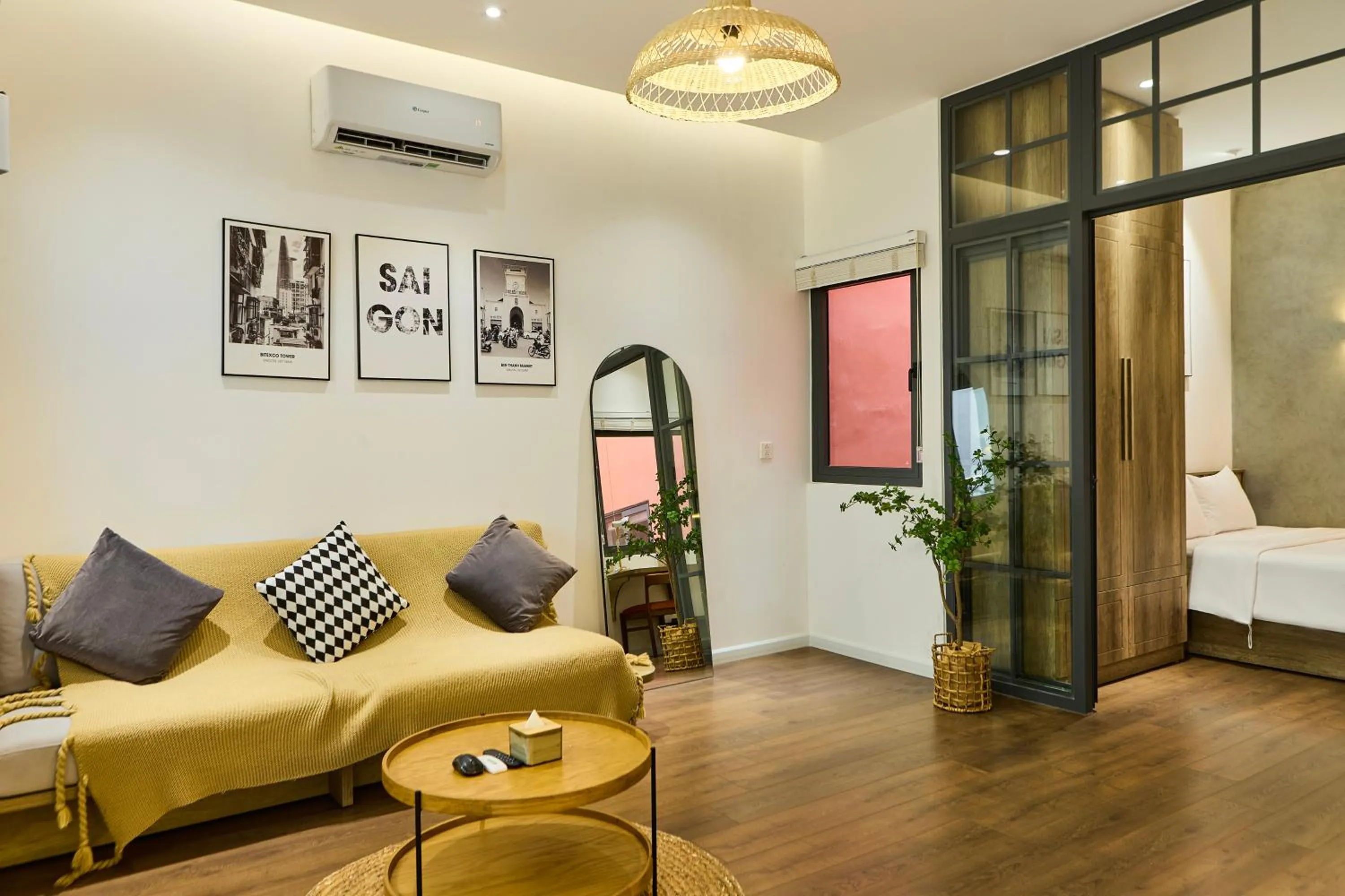 Bed in Kin Wander Tân Quy