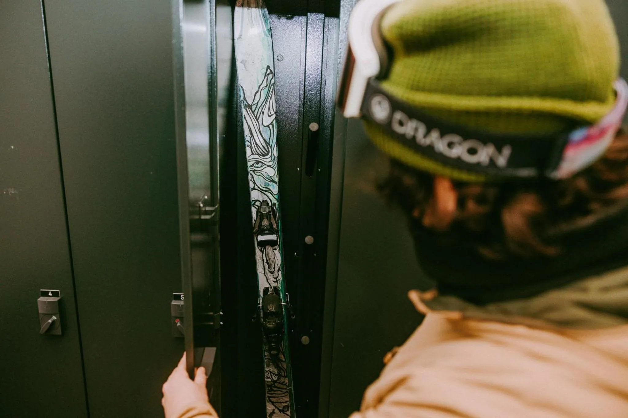 Skiing in kerii - adults boutique hotel