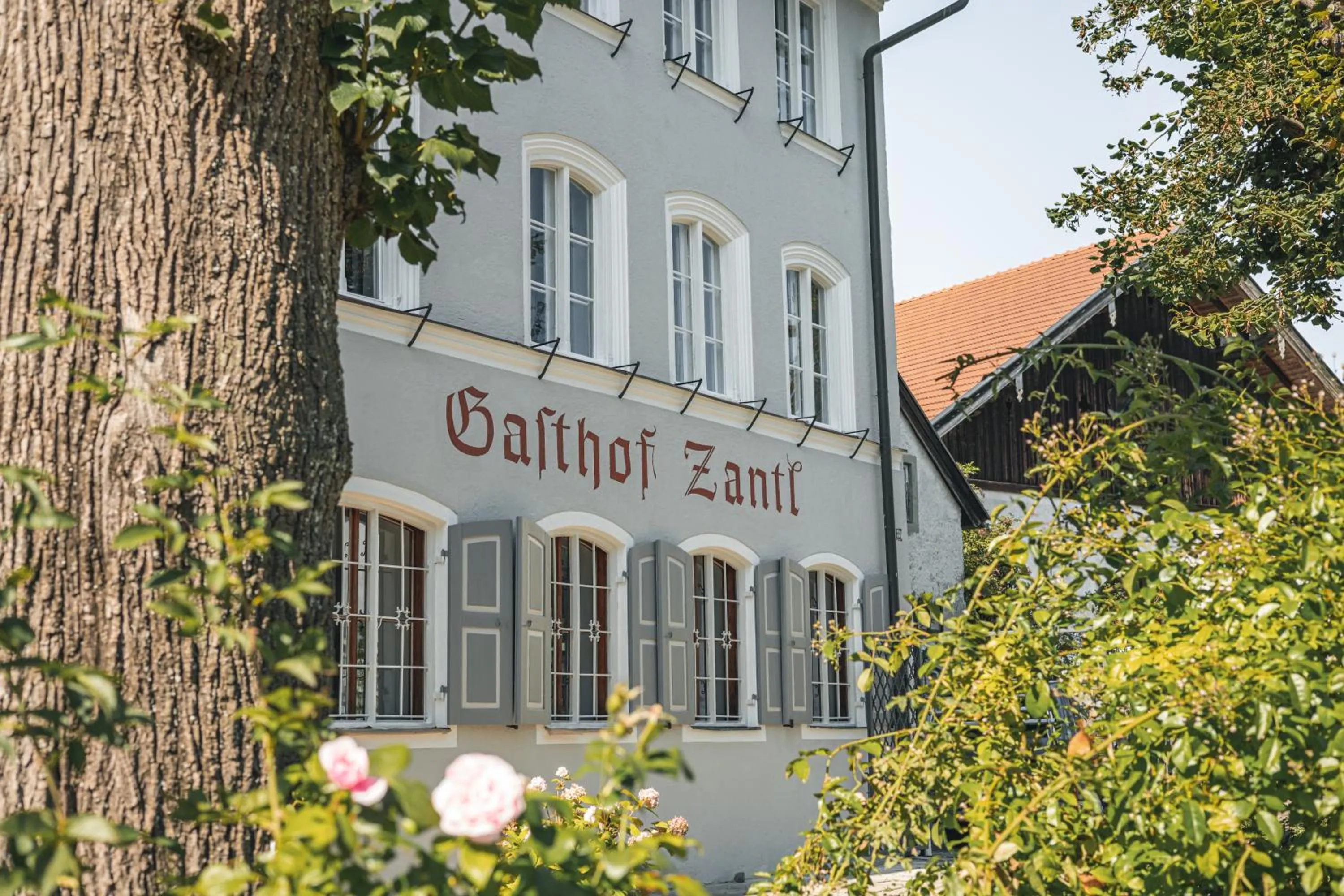 Property building in Suiten Zantl