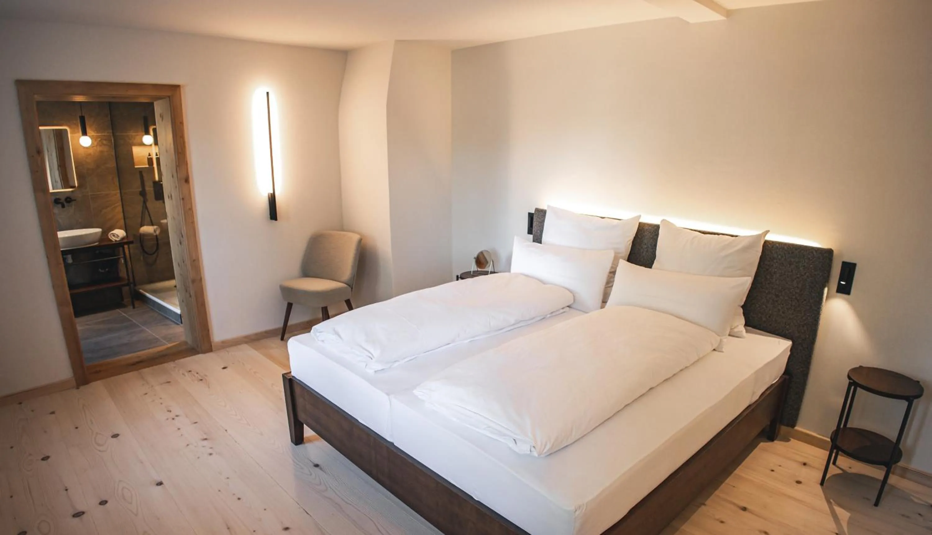 Photo of the whole room, Bed in Suiten Zantl
