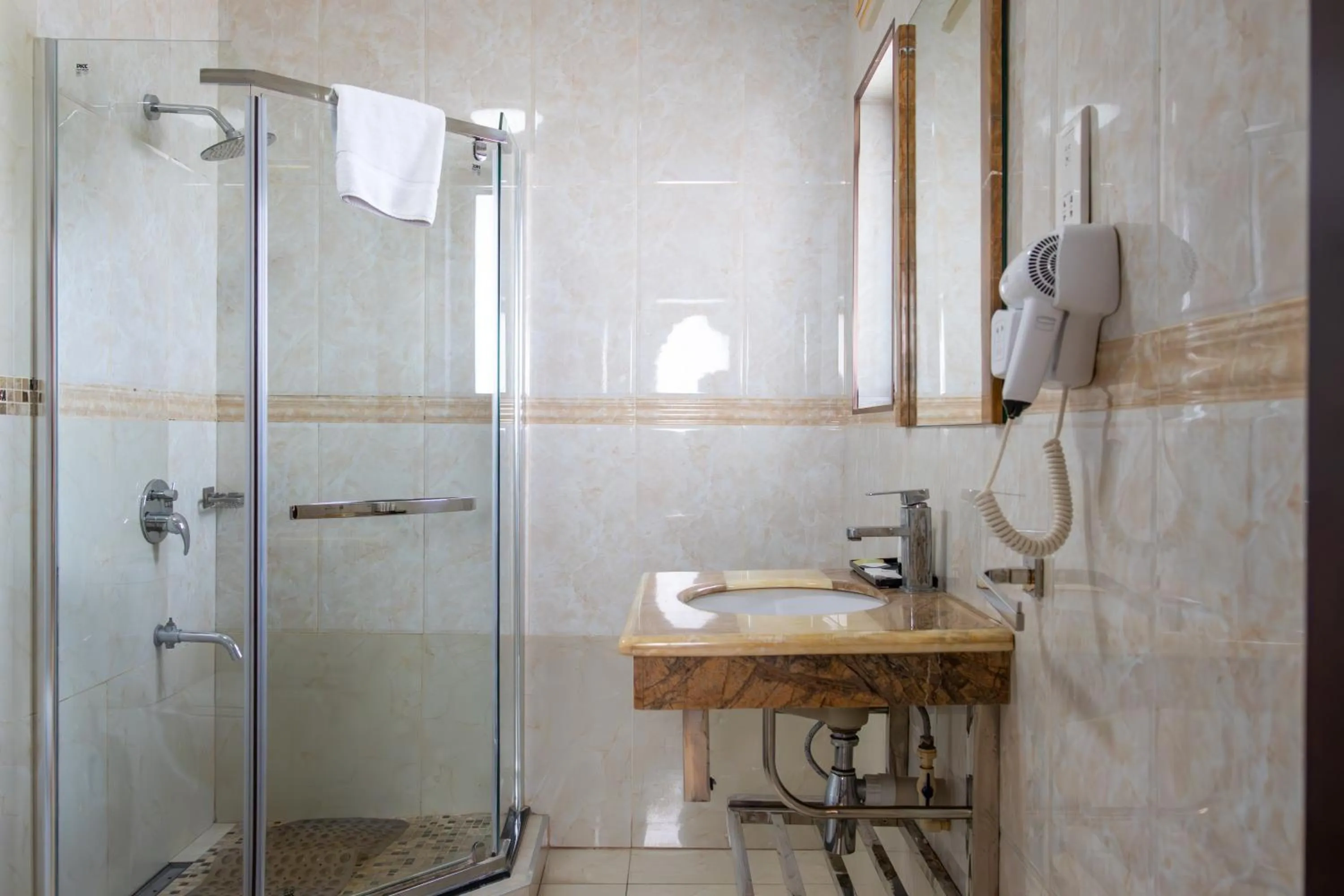 Shower in Grand Palace Hotel Lusaka