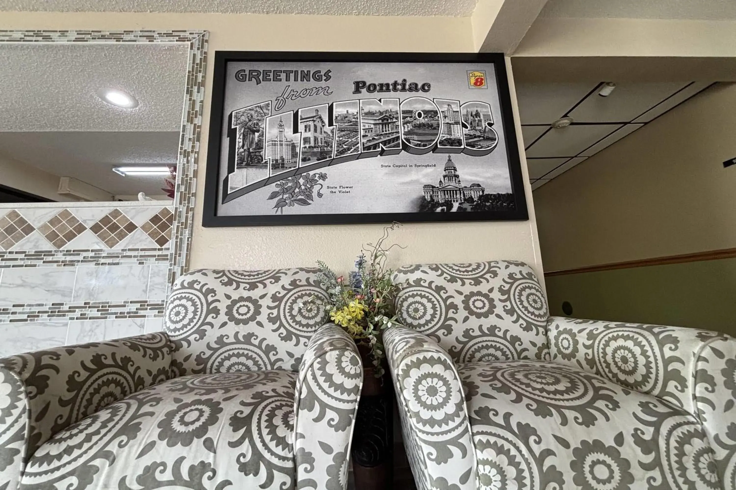 Lobby or reception, Bed in Super 8 by Wyndham Pontiac Lobby or reception, Bed in Super 8 by Wyndham Pontiac