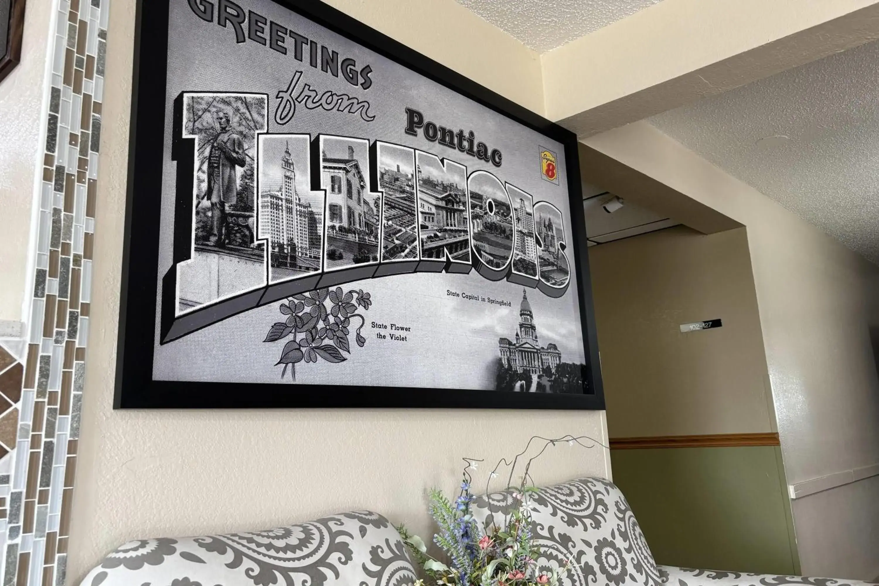 Lobby or reception in Super 8 by Wyndham Pontiac Lobby or reception in Super 8 by Wyndham Pontiac