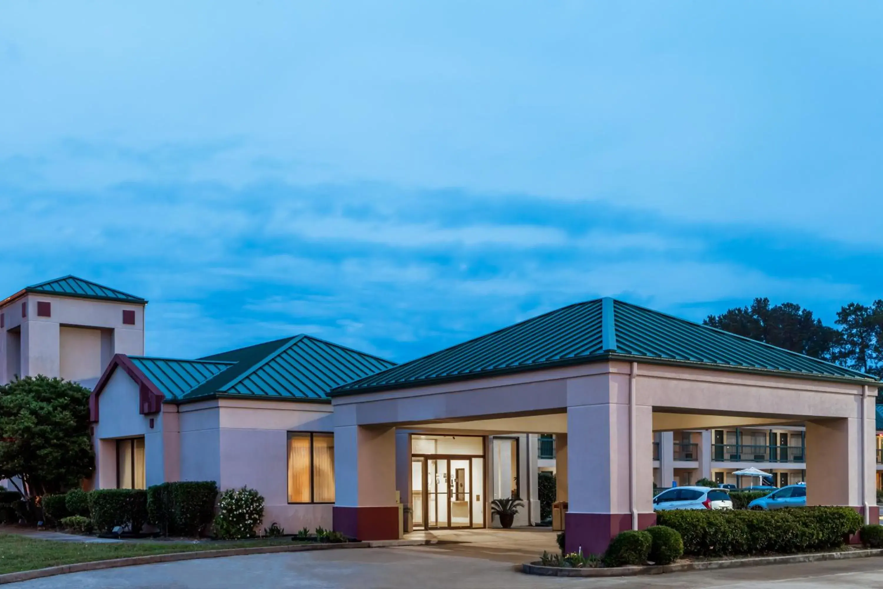 Property building in Super 8 by Wyndham Jasper TX Property building in Super 8 by Wyndham Jasper TX